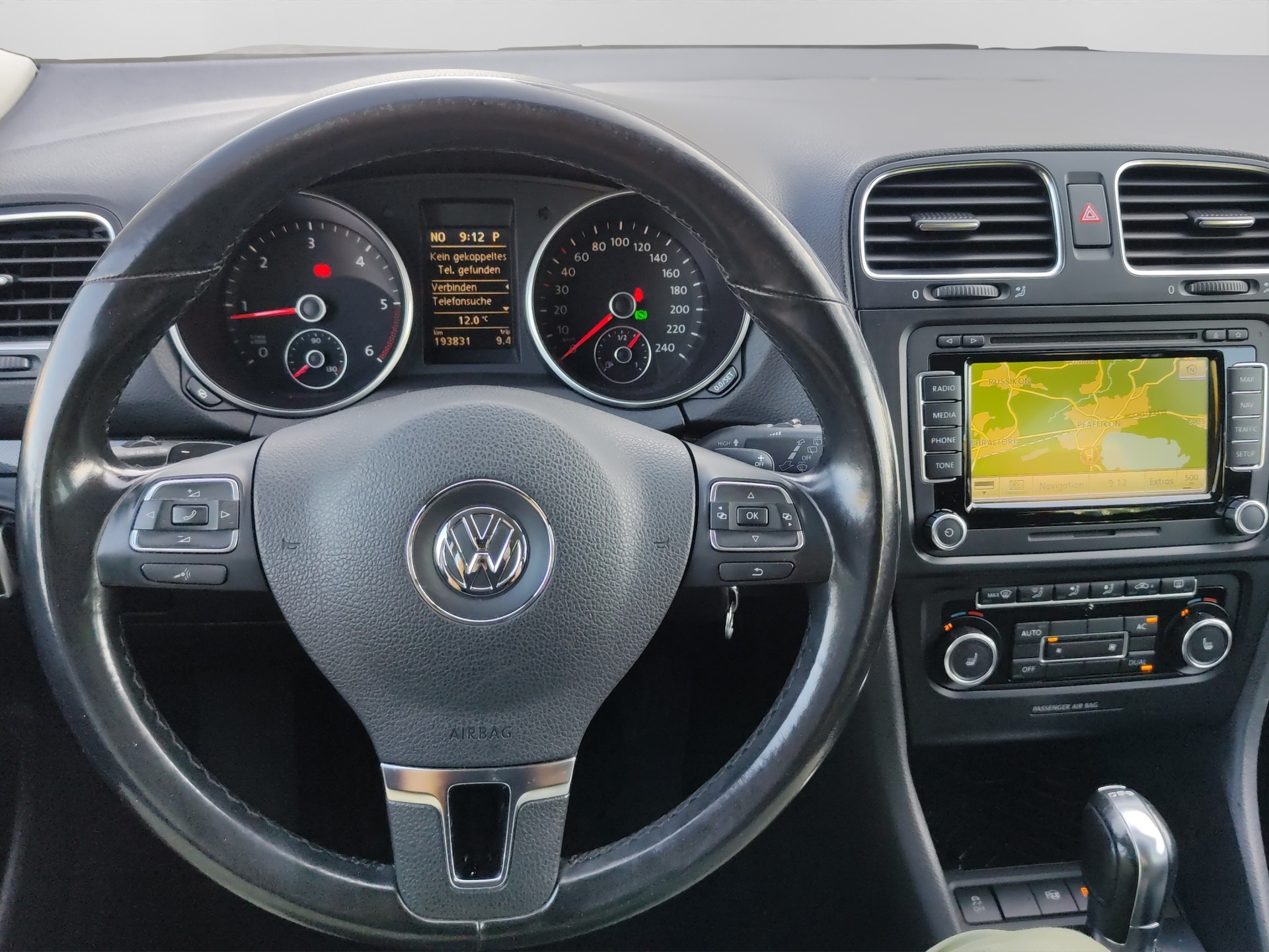 VW Golf Variant 2.0 TDI Highline DSG-image-21