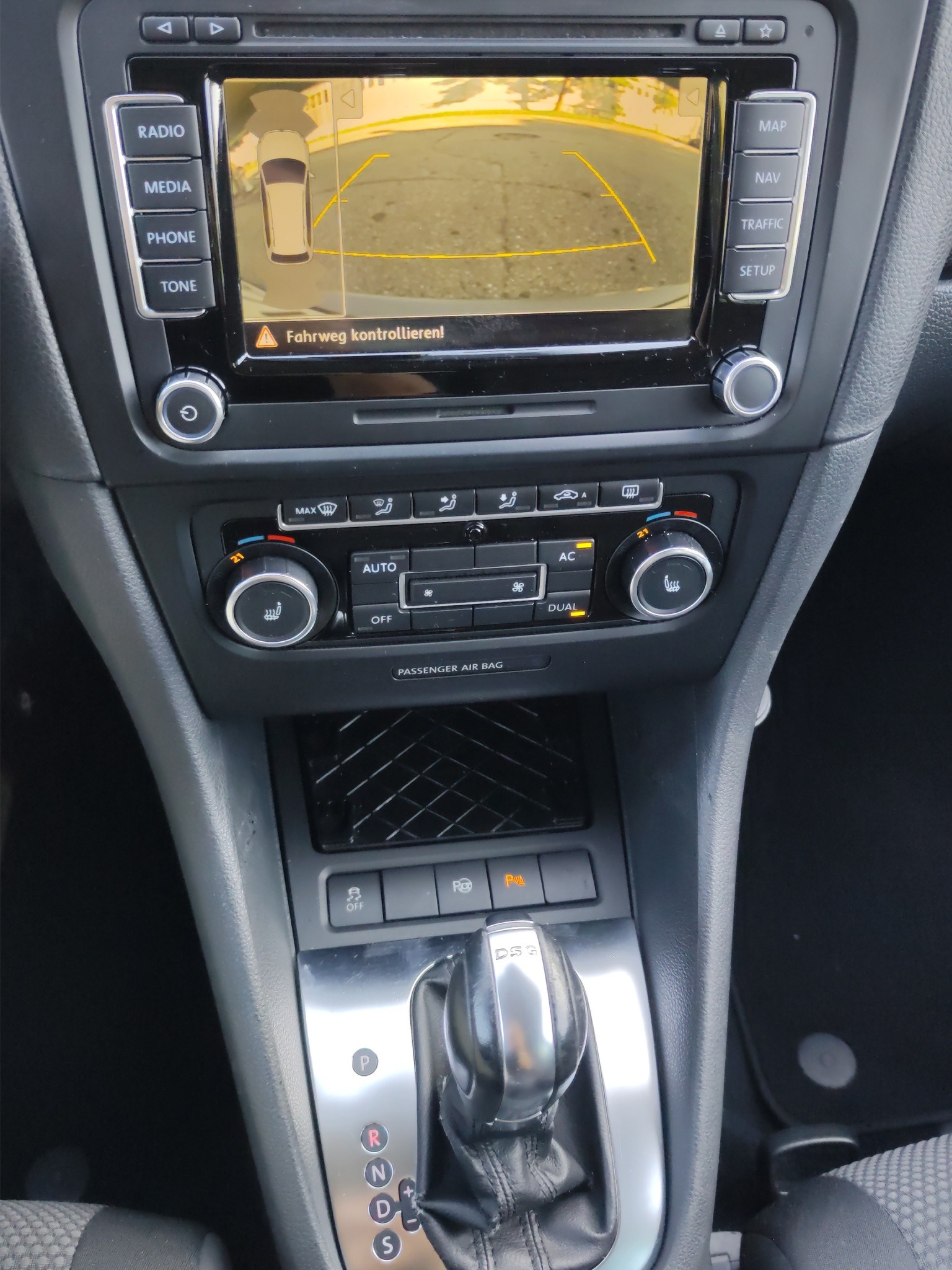 VW Golf Variant 2.0 TDI Highline DSG-image-23