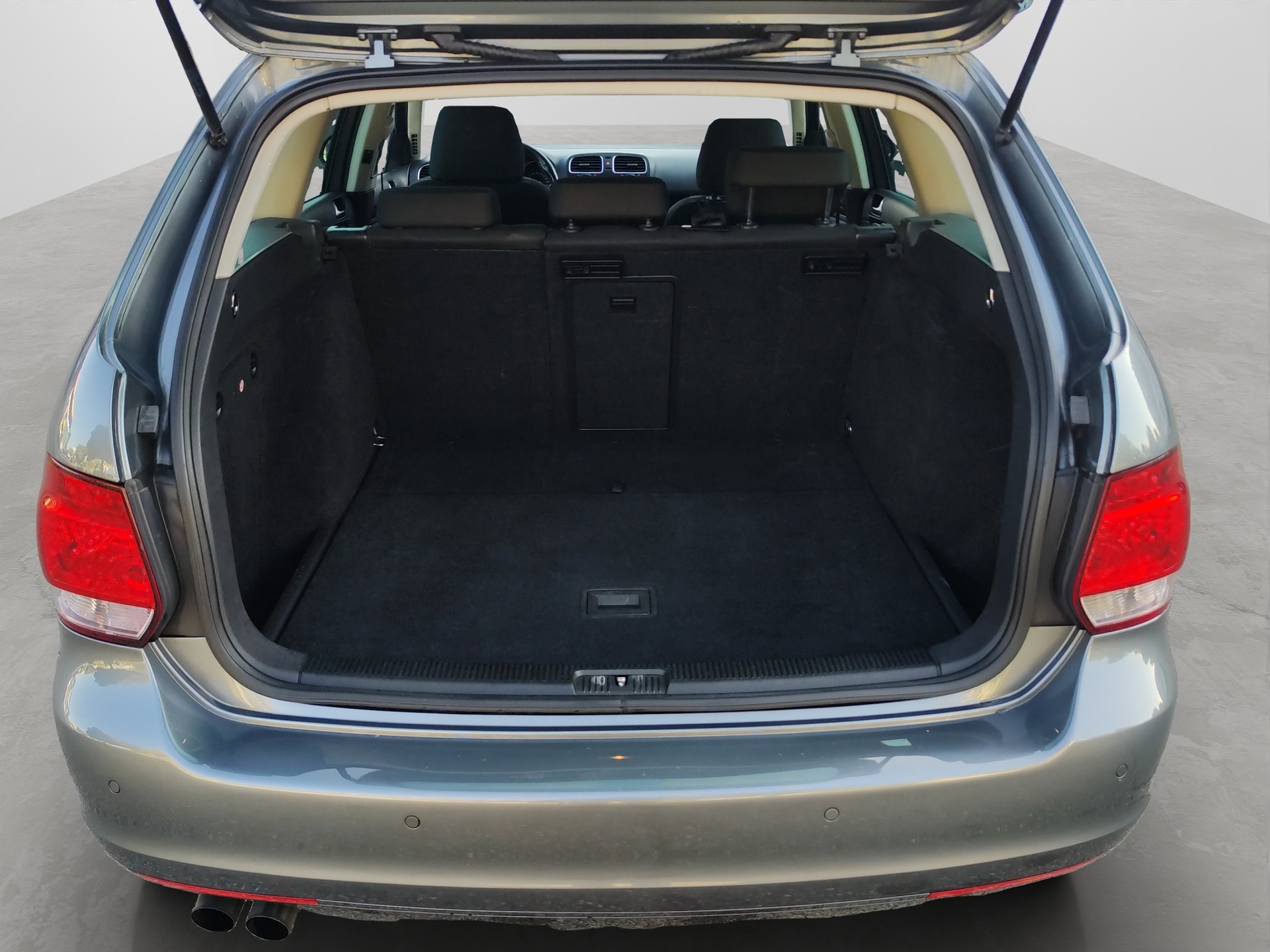 VW Golf Variant 2.0 TDI Highline DSG-image-25