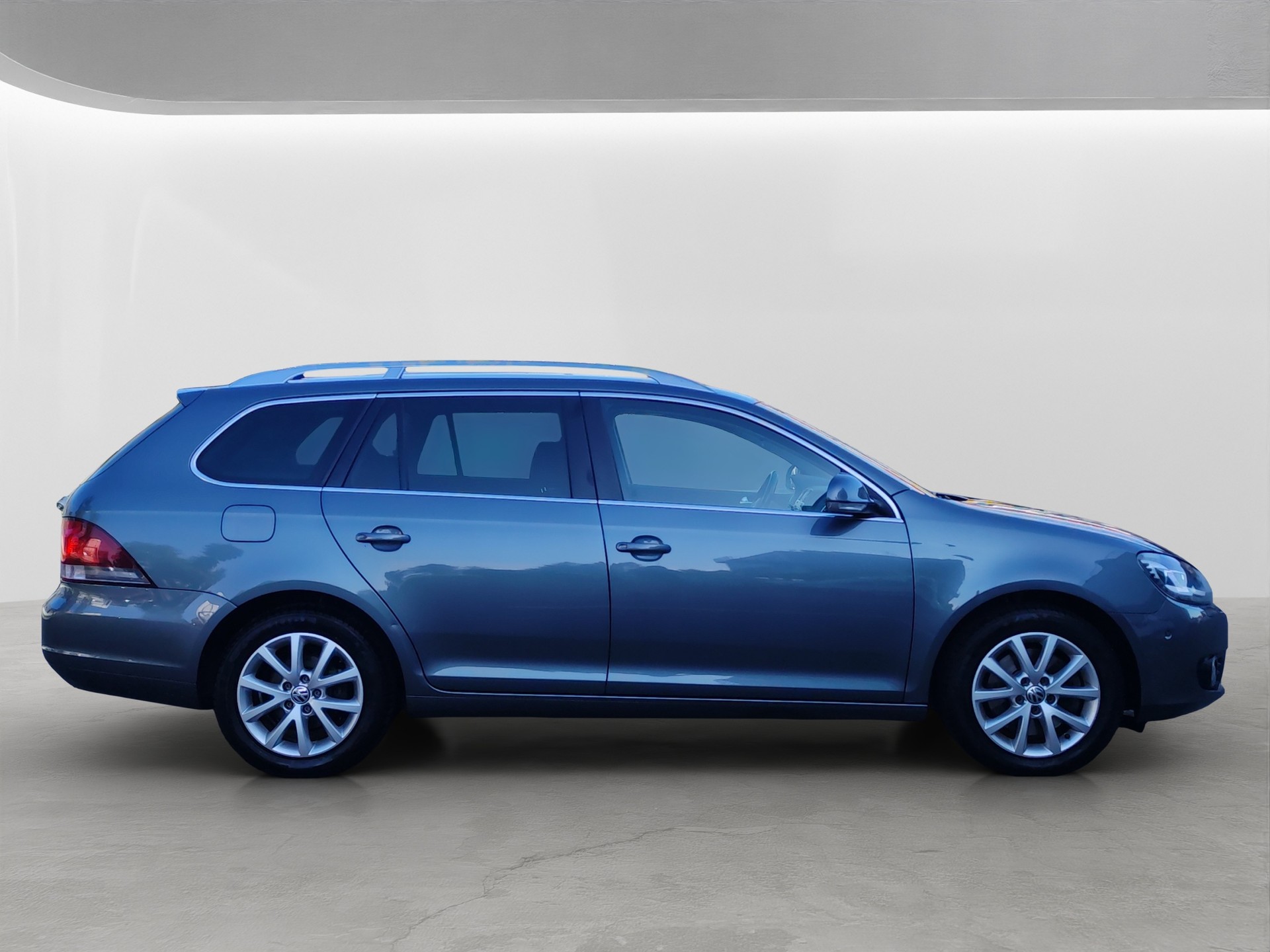 VW Golf Variant 2.0 TDI Highline DSG-image-8