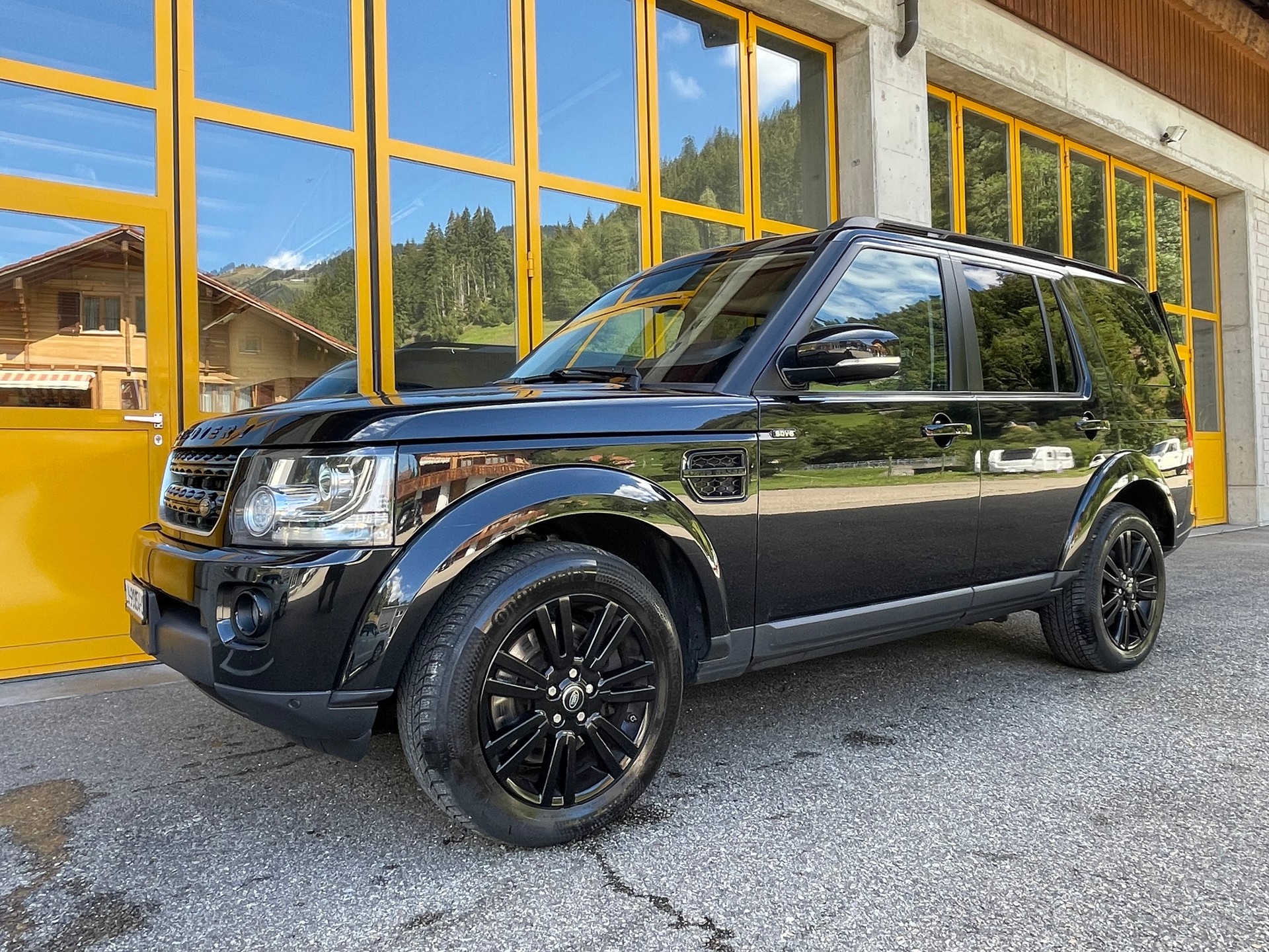 LAND ROVER Discovery 3.0 SDV6 HSE Luxury Automatic-image-0