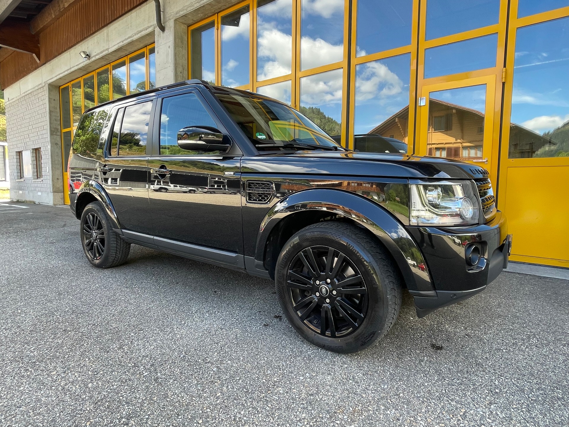 LAND ROVER Discovery 3.0 SDV6 HSE Luxury Automatic-image-5