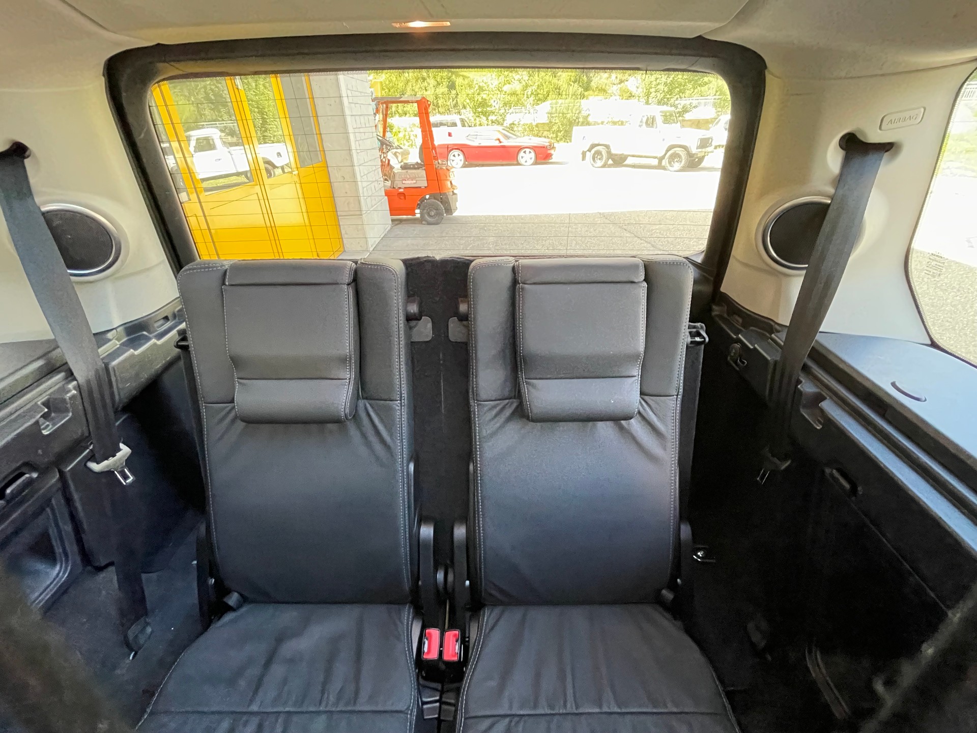LAND ROVER Discovery 3.0 SDV6 HSE Luxury Automatic-image-12