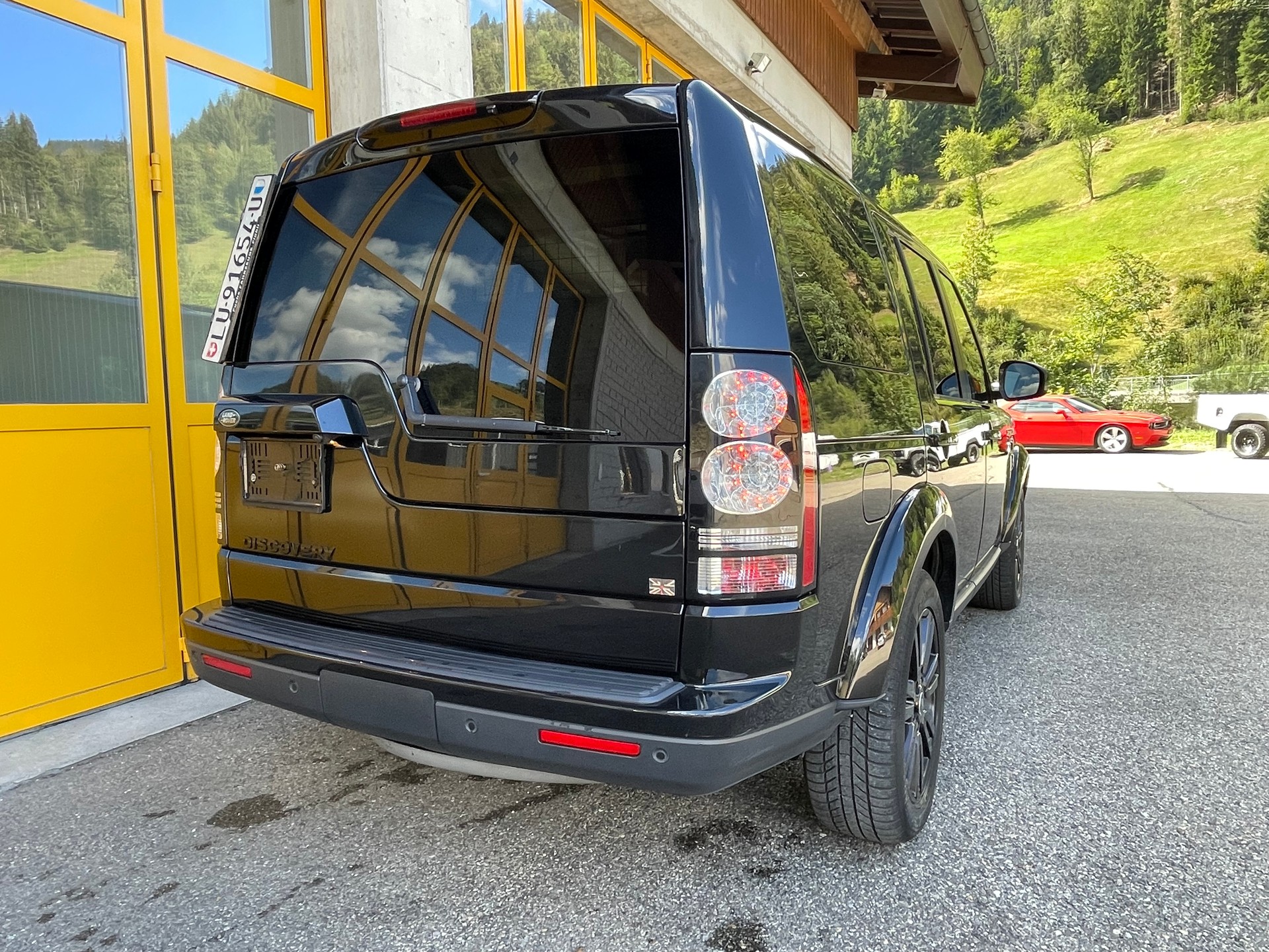 LAND ROVER Discovery 3.0 SDV6 HSE Luxury Automatic-image-3