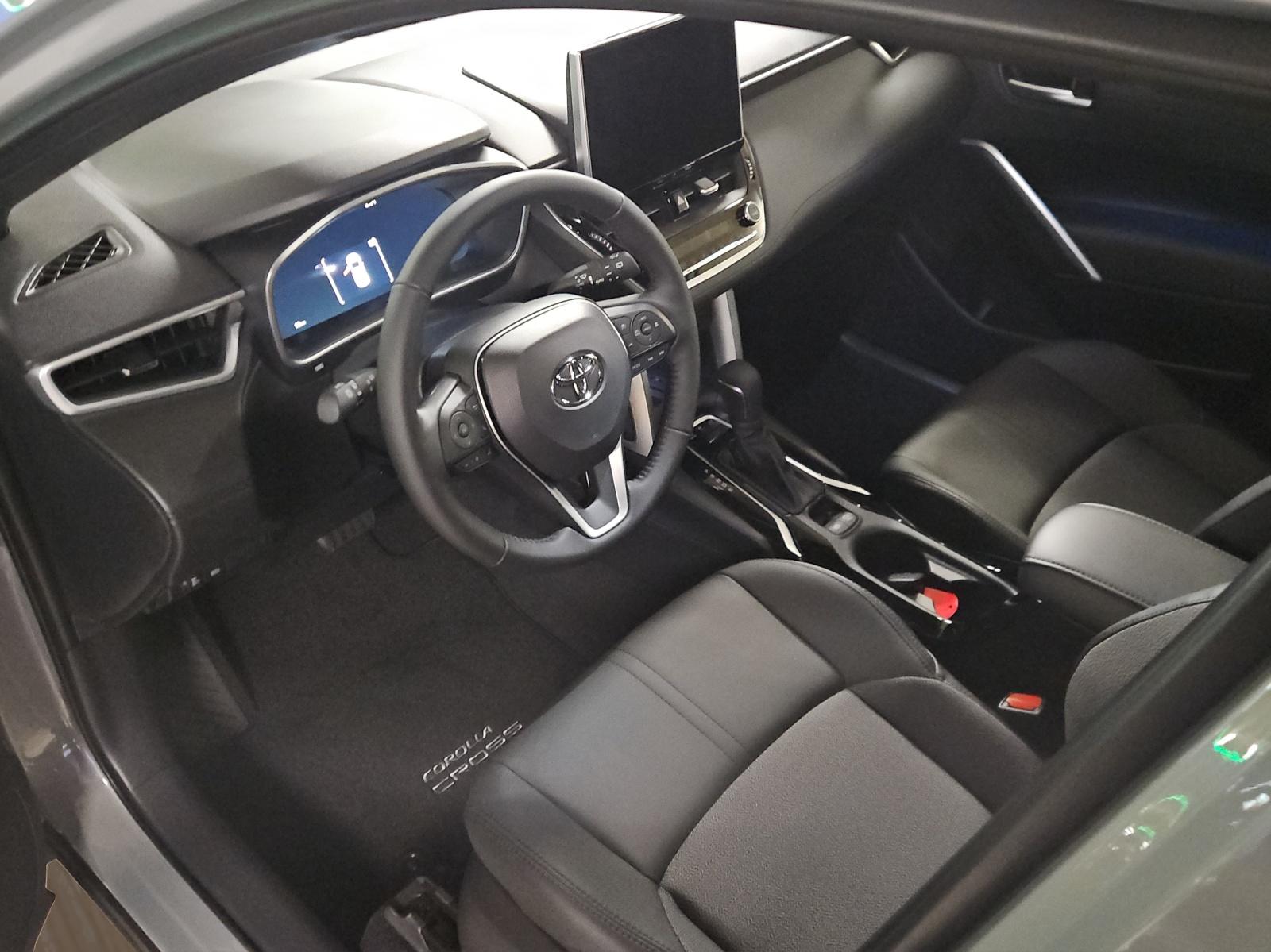 TOYOTA Corolla Cross 2.0 HSD Trend AWD-i-image-6