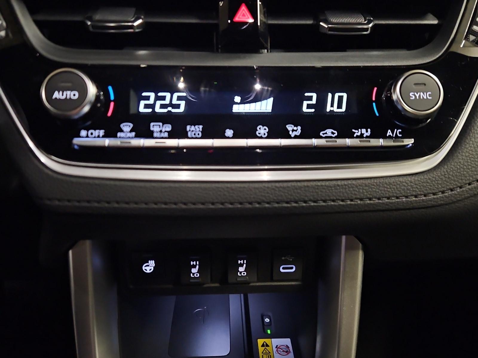 TOYOTA Corolla Cross 2.0 HSD Trend AWD-i-image-17