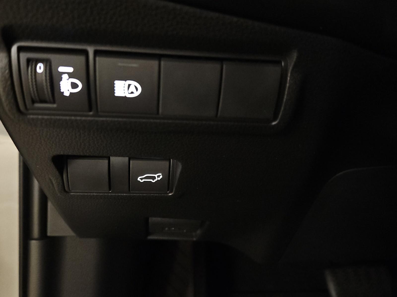 TOYOTA Corolla Cross 2.0 HSD Trend AWD-i-image-12
