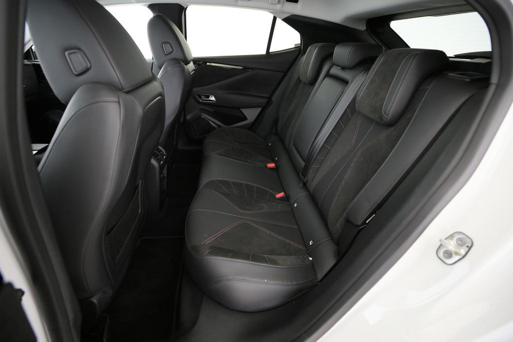 DS AUTOMOBILES 4 1.6 E-Tense Performance Line+-image-9