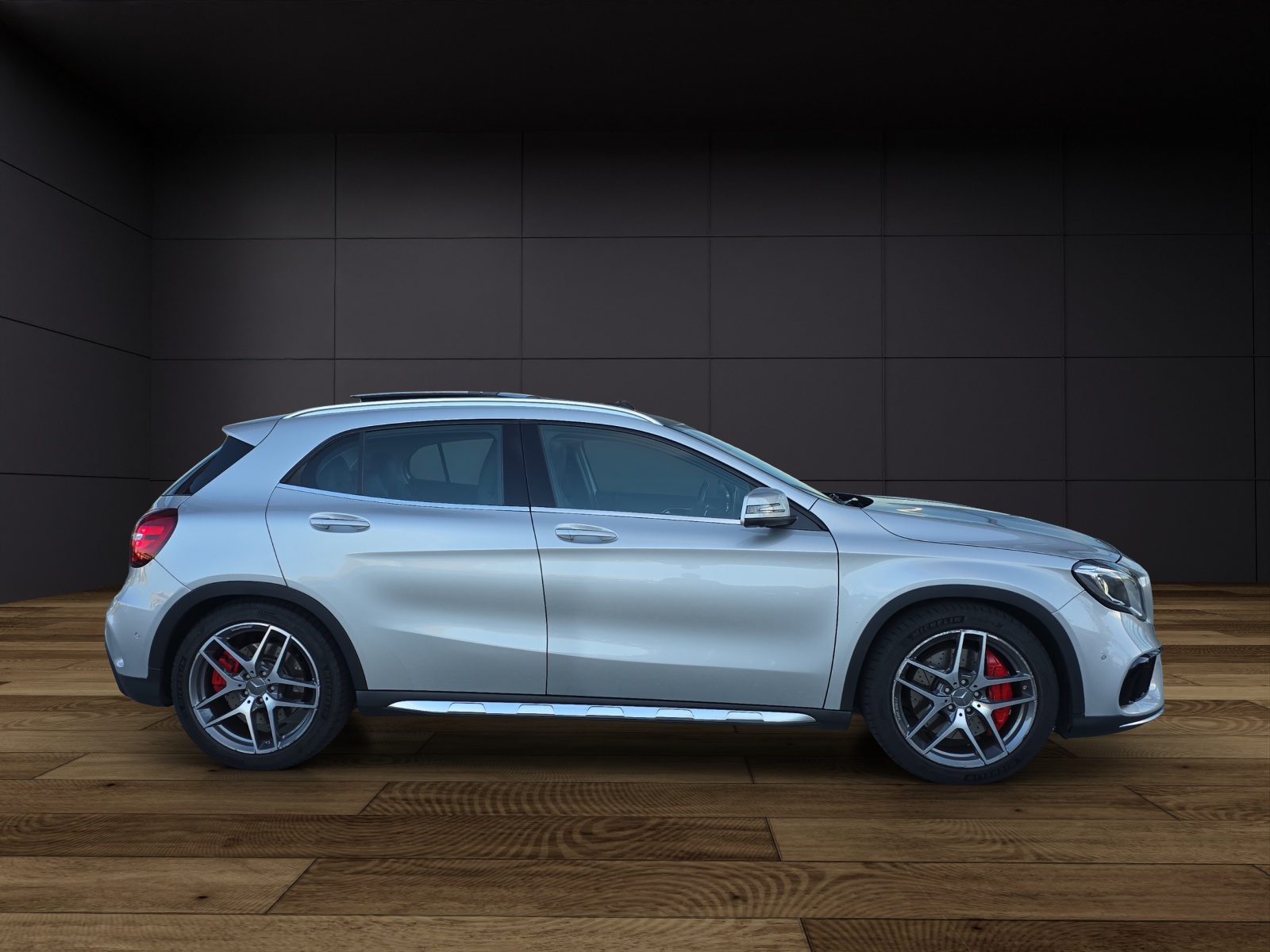 MERCEDES-BENZ GLA 45 AMG 4Matic 7G-DCT-image-4