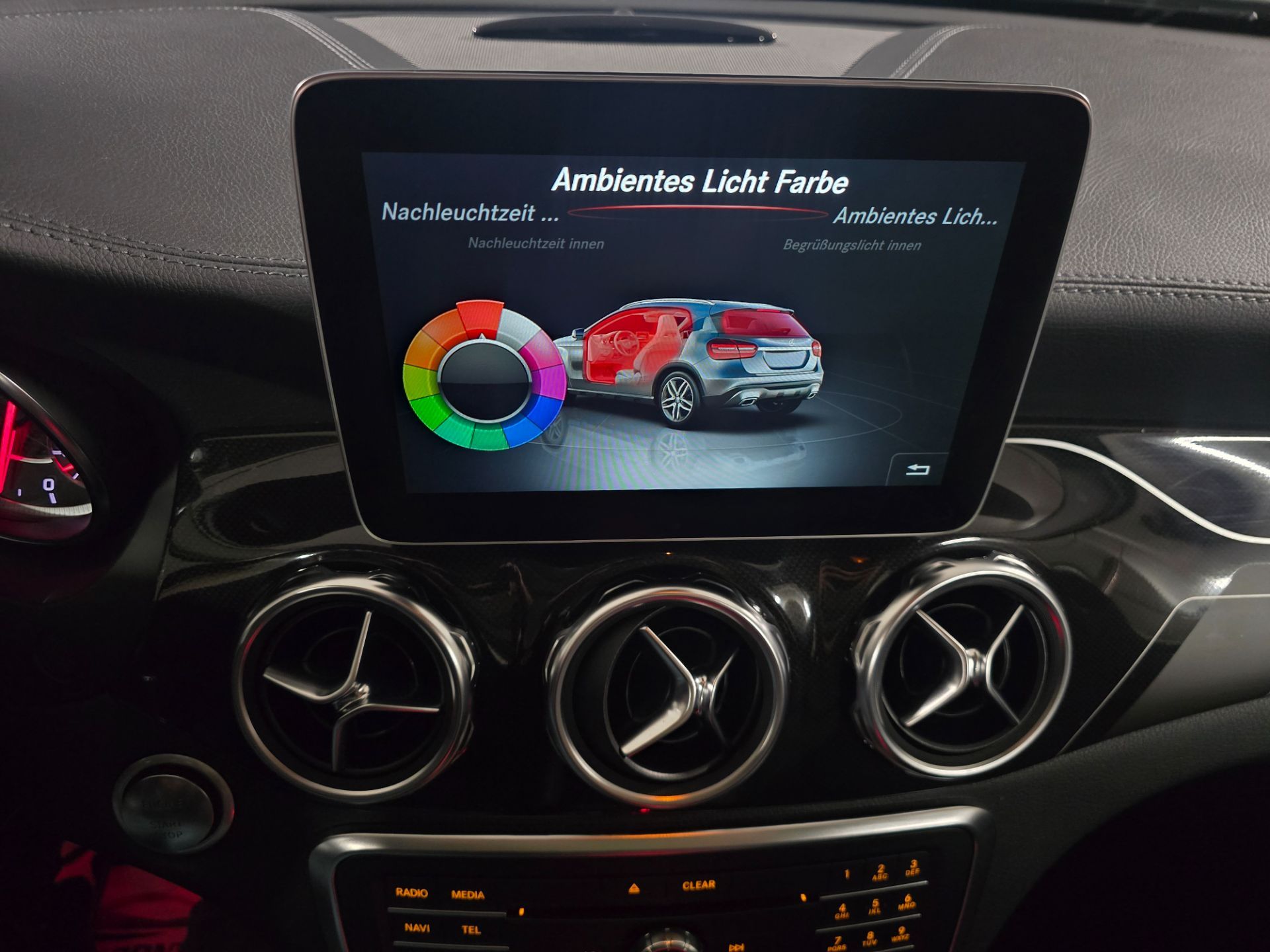 MERCEDES-BENZ GLA 45 AMG 4Matic 7G-DCT-image-15