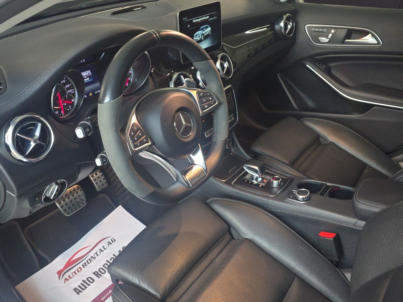 MERCEDES-BENZ GLA 45 AMG 4Matic 7G-DCT-image-11