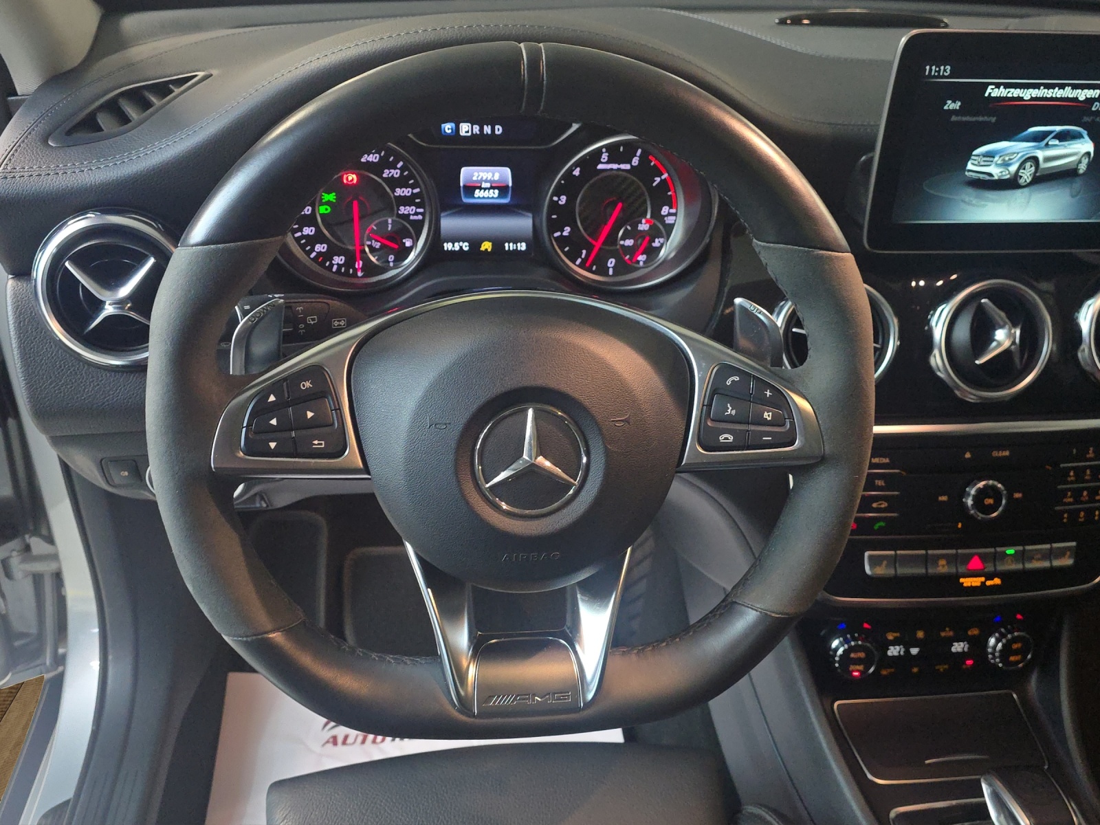 MERCEDES-BENZ GLA 45 AMG 4Matic 7G-DCT-image-9