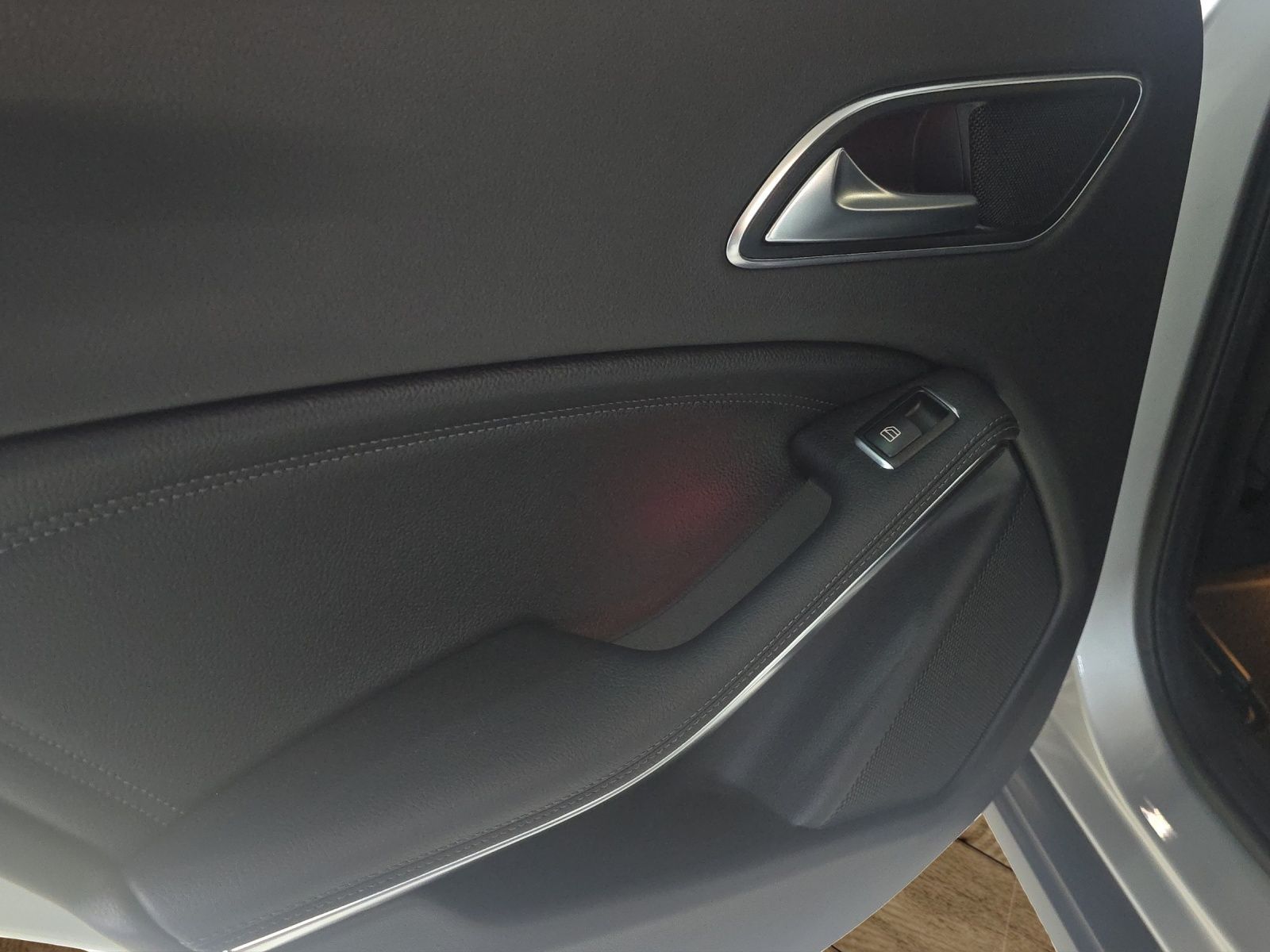 MERCEDES-BENZ GLA 45 AMG 4Matic 7G-DCT-image-15