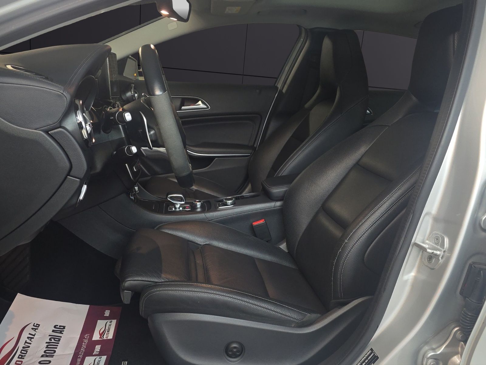 MERCEDES-BENZ GLA 45 AMG 4Matic 7G-DCT-image-8