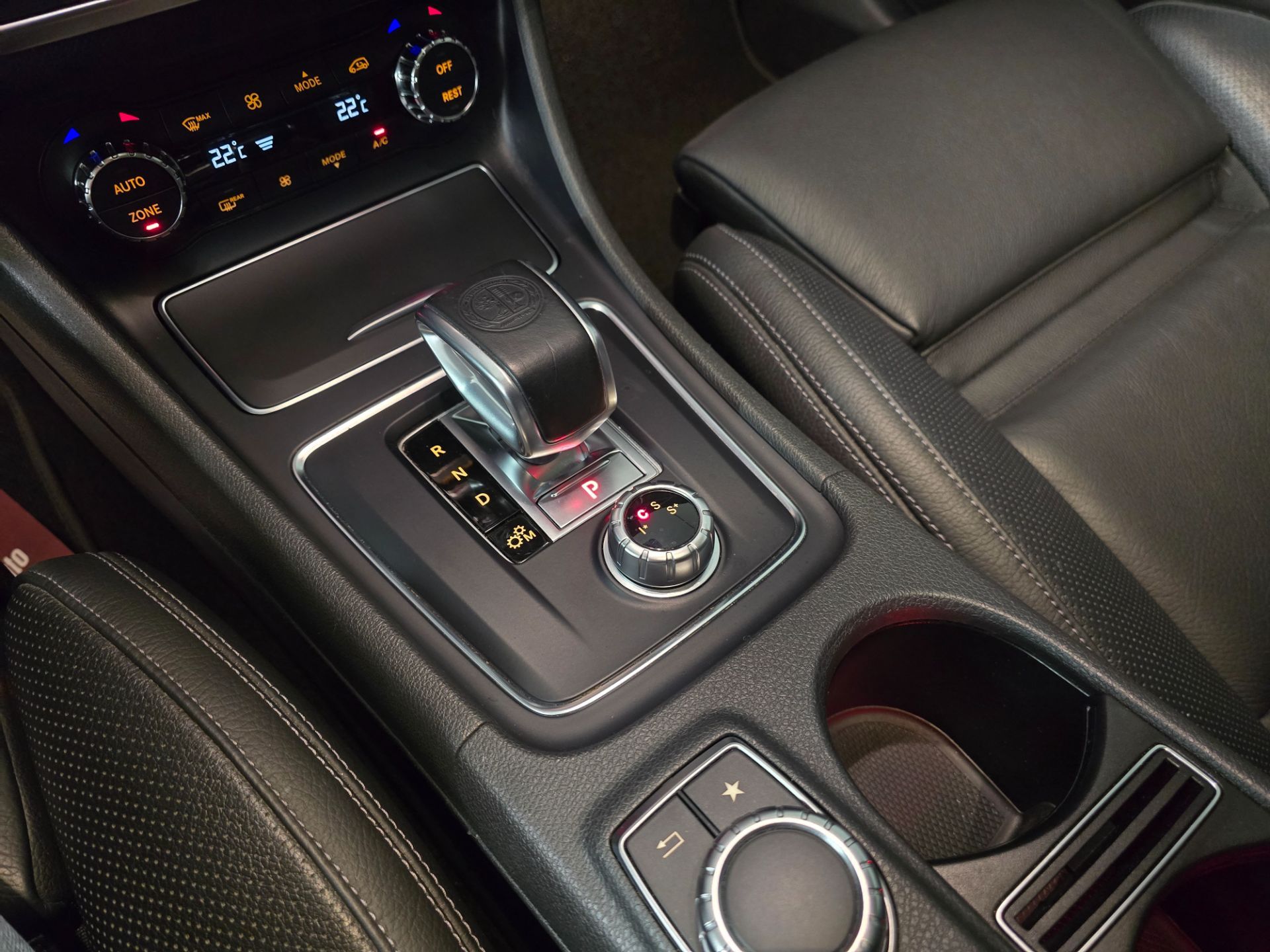 MERCEDES-BENZ GLA 45 AMG 4Matic 7G-DCT-image-17