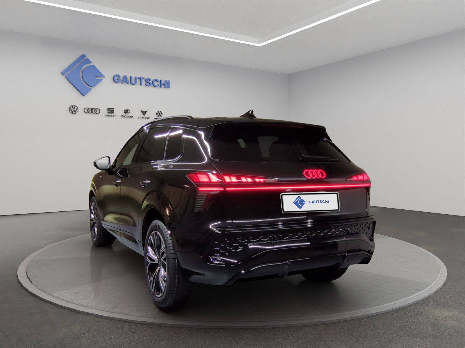 AUDI Q3 SUV 110 kW TFSI S tronic-image-2