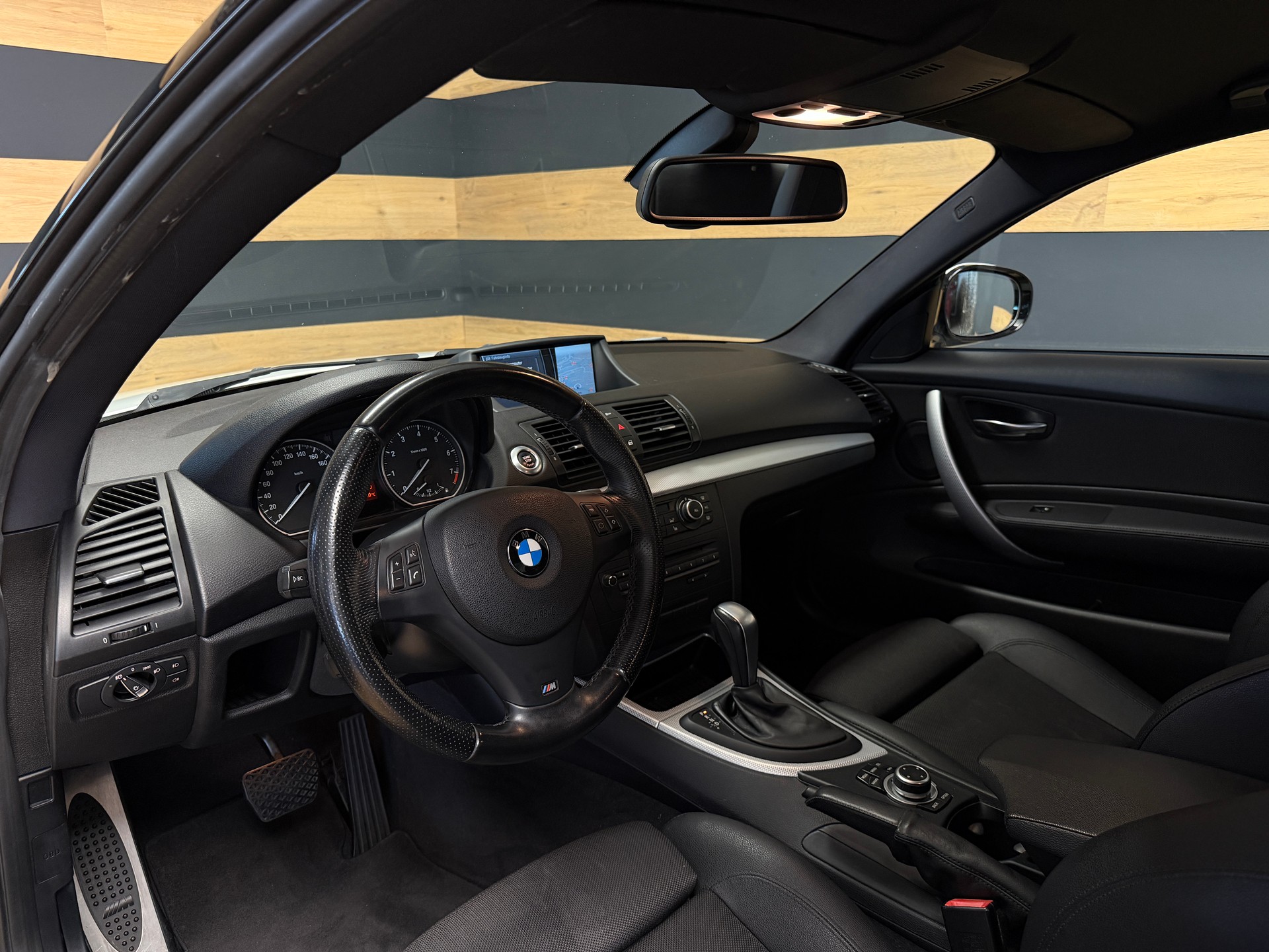 BMW 125i Coupé M-SPORT Steptronic-image-17