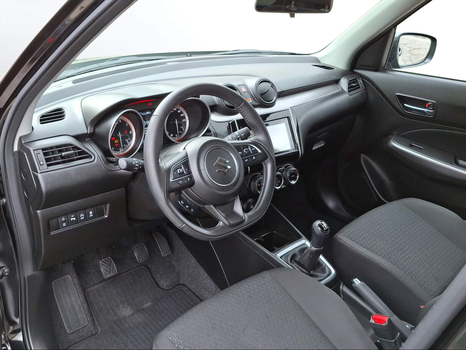 SUZUKI Swift 1.2 Compact Top 4x4 Hybrid-image-9