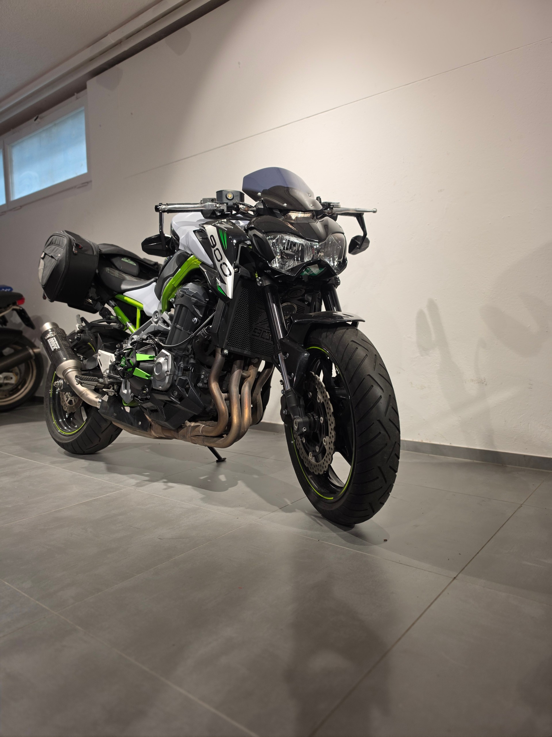 KAWASAKI Z 900-showroom-element-1