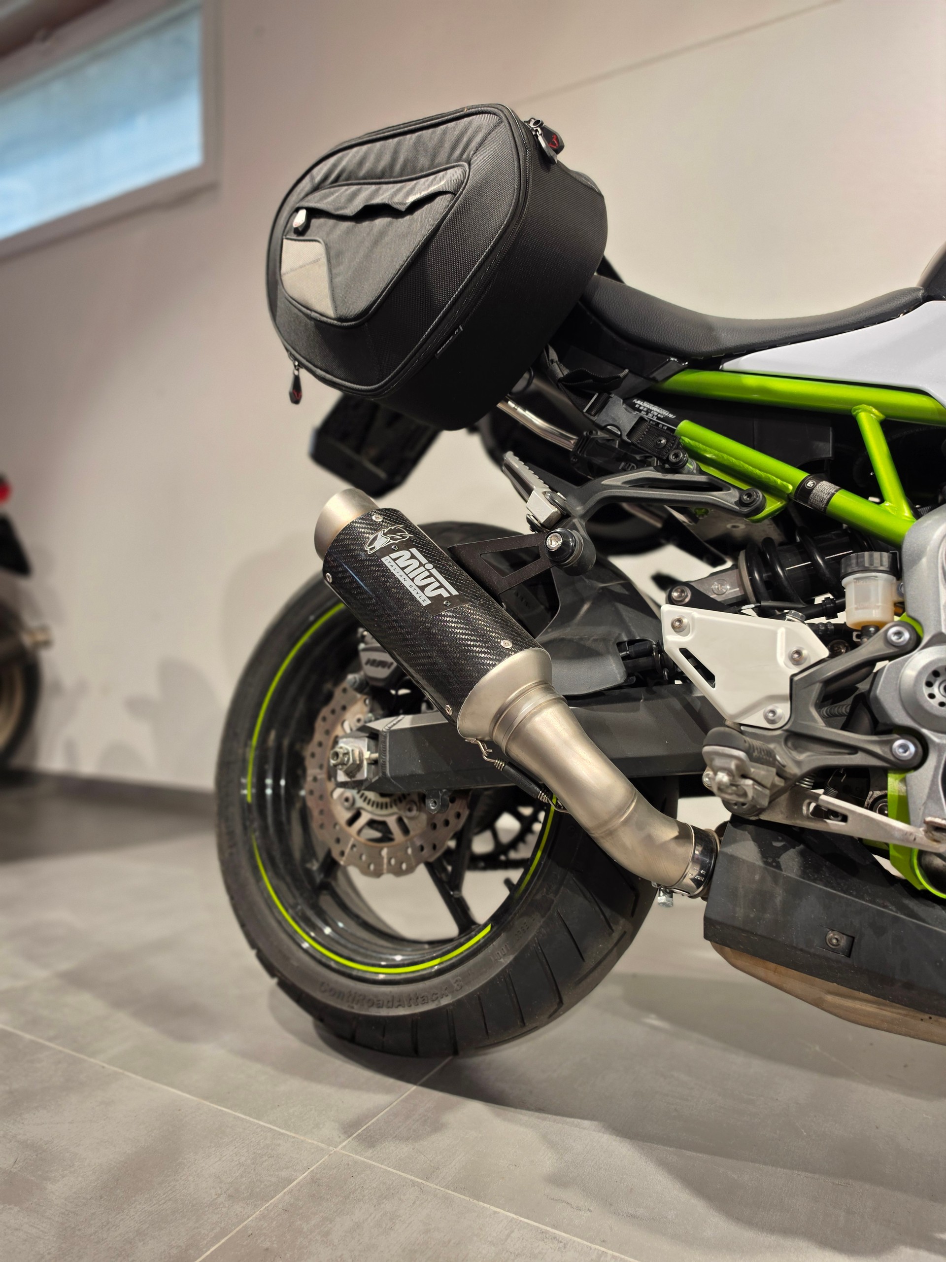 KAWASAKI Z 900-showroom-element-3
