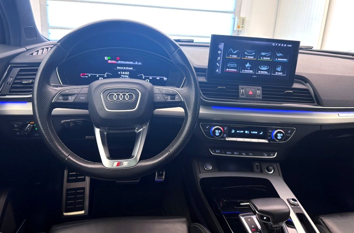 AUDI Q5 Sportback 40 TDI Blackedition quattro S-tronic-image-8
