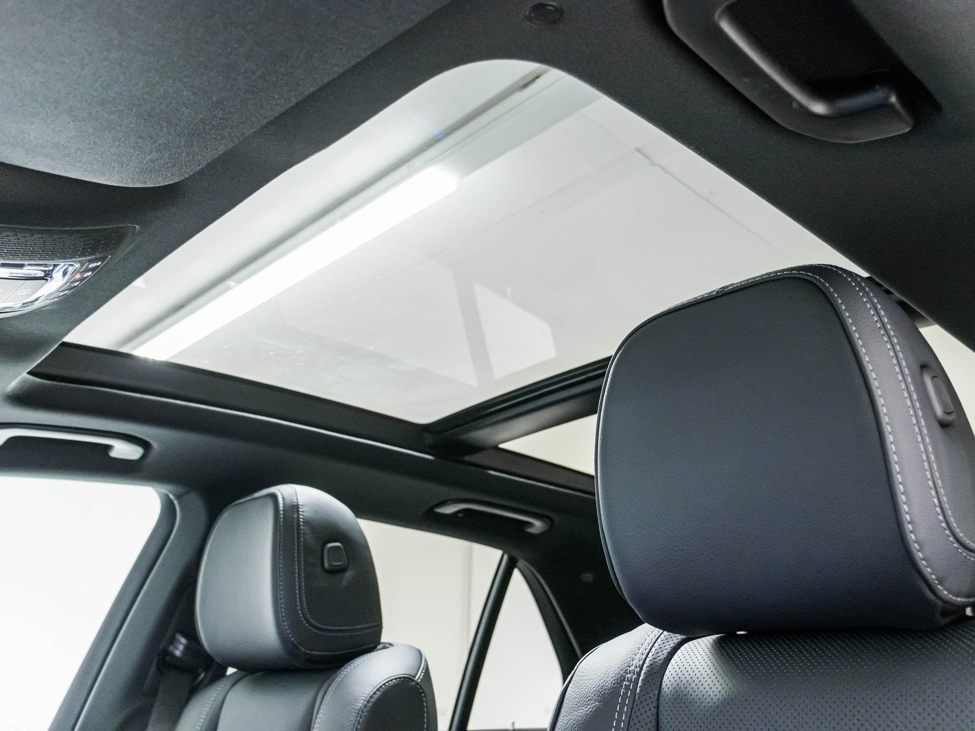 MERCEDES-BENZ GLE 300 d 4MATIC-image-8