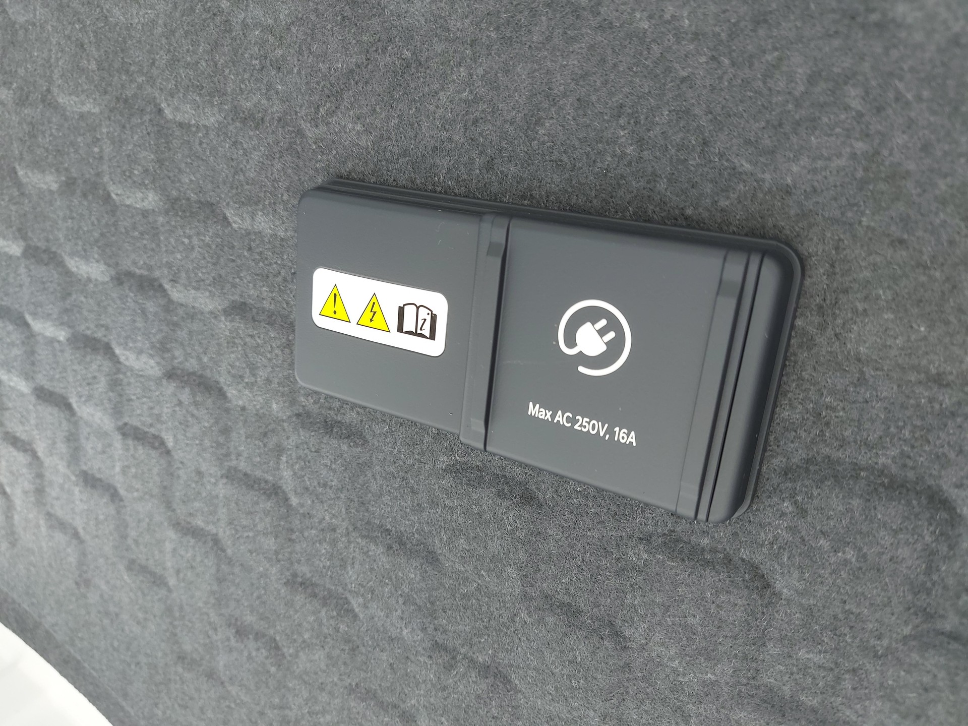 KIA PV5 Cargo 71.2 kWh Elite-image-13