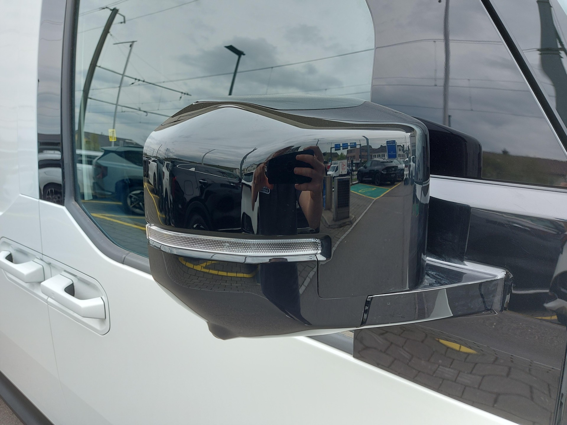 KIA PV5 Cargo 71.2 kWh Elite-image-5