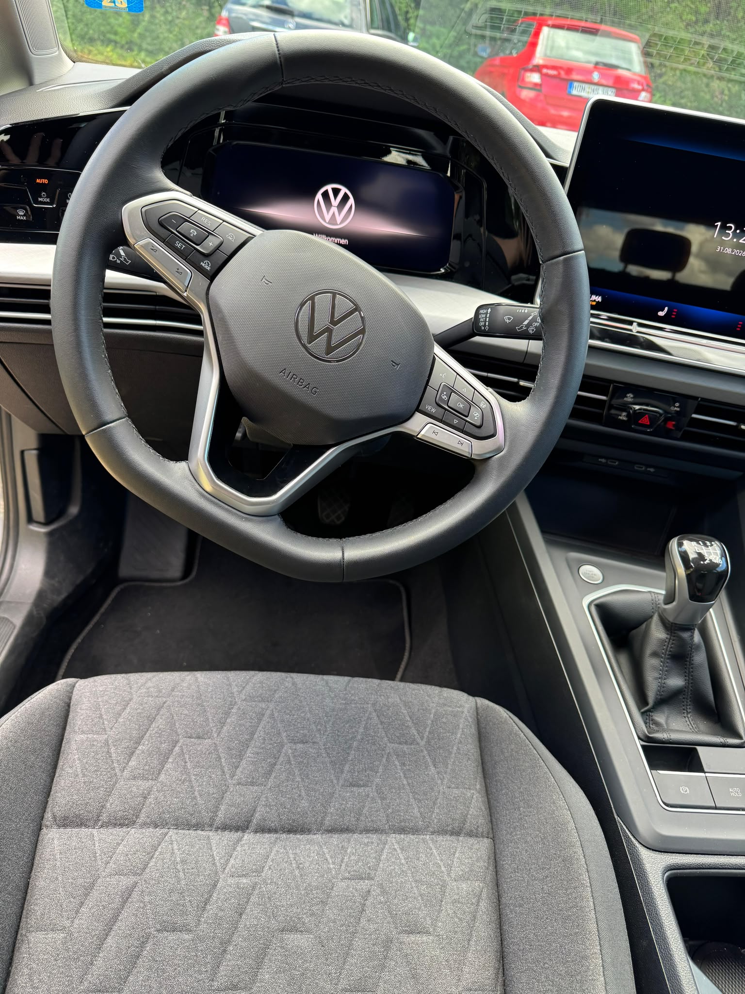 VW Golf VIII 1.5 l TSI Life-image-2