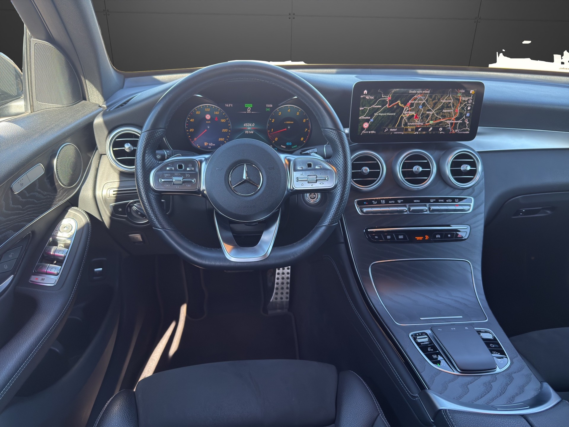 MERCEDES-BENZ GLC Coupé 200 AMG Line 4Matic 9G-Tronic-image-5