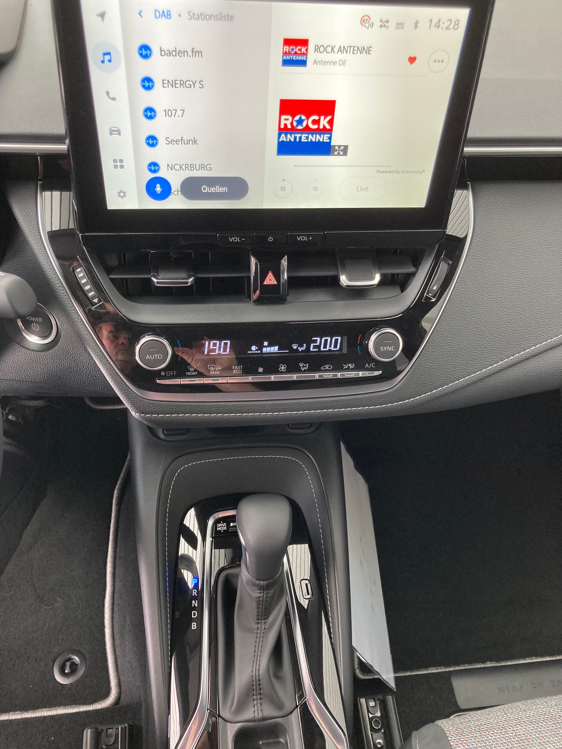 TOYOTA Corolla Touring Sports 1.8 HSD Trend e-CVT-image-12