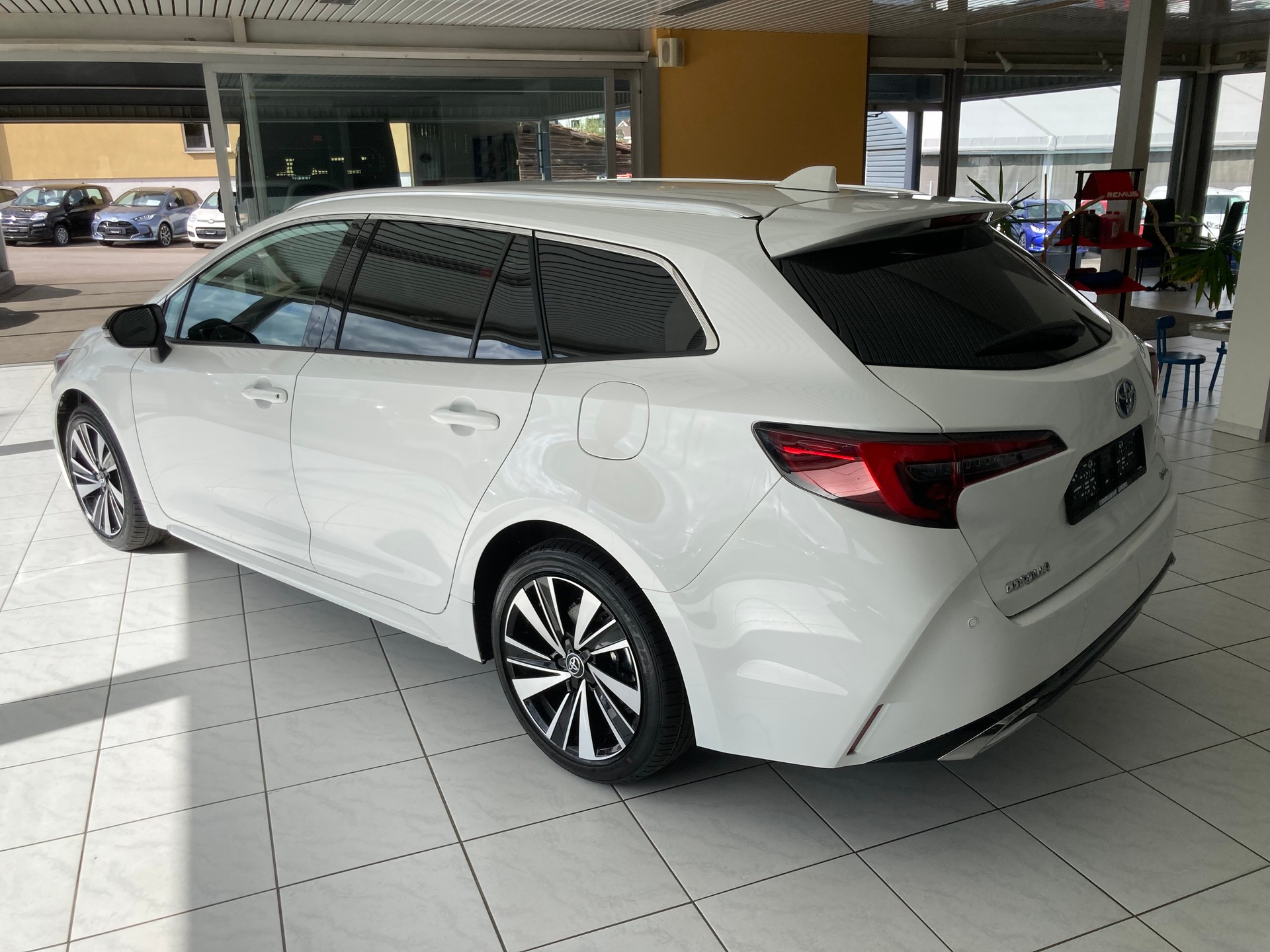TOYOTA Corolla Touring Sports 1.8 HSD Trend e-CVT-image-6