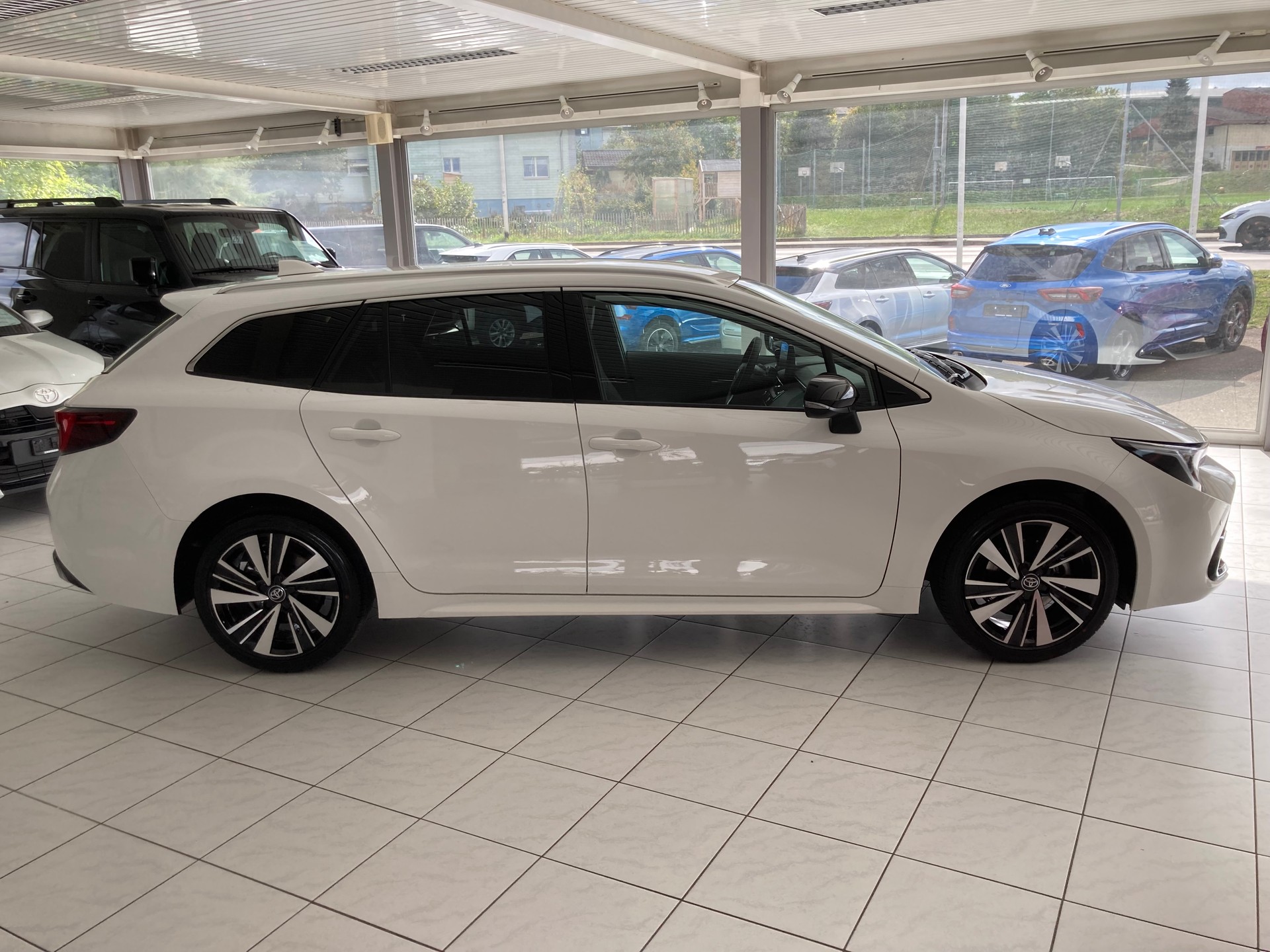 TOYOTA Corolla Touring Sports 1.8 HSD Trend e-CVT-image-3