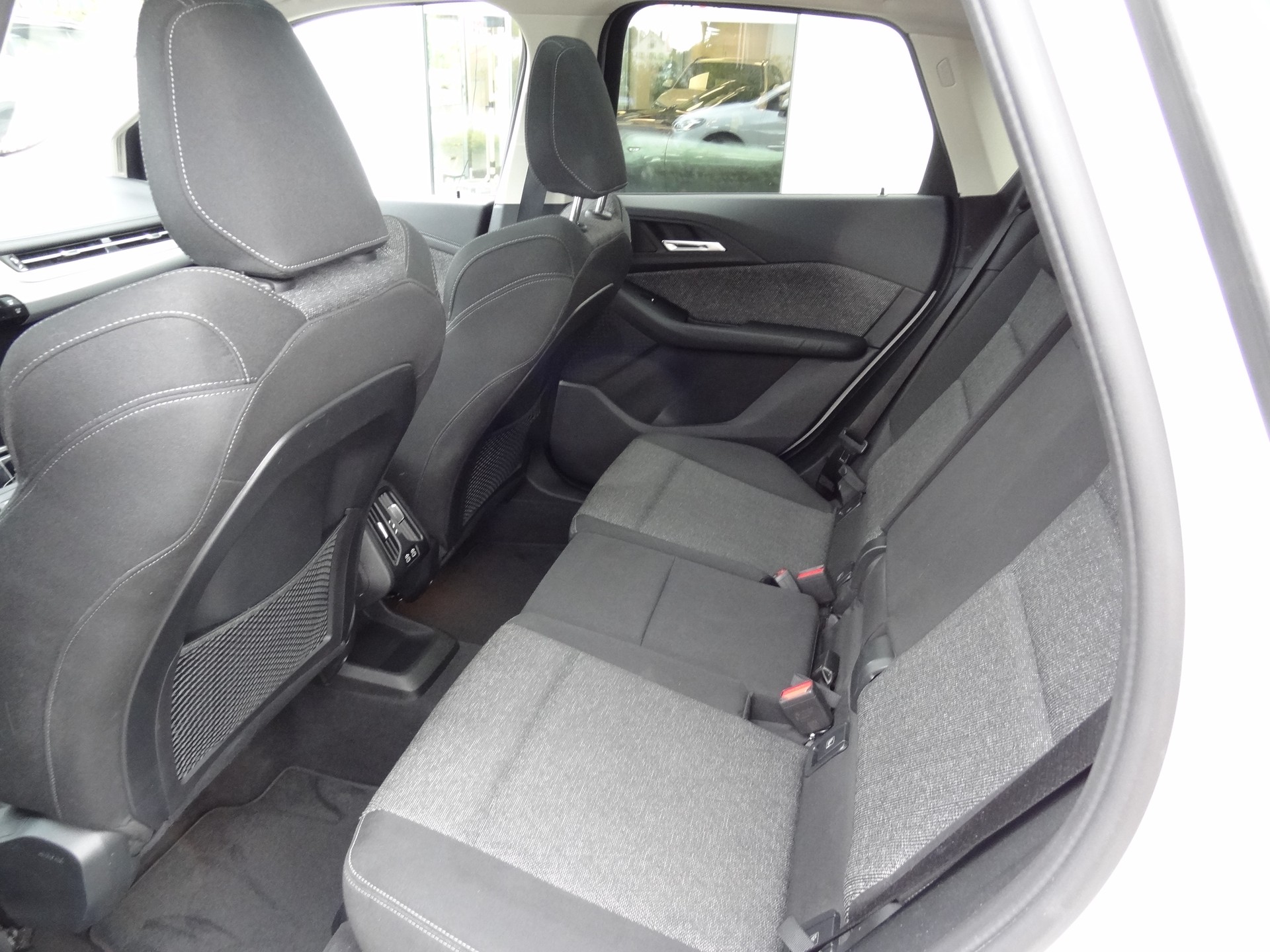 BMW 223d Active Tourer xDrive DKG-image-12