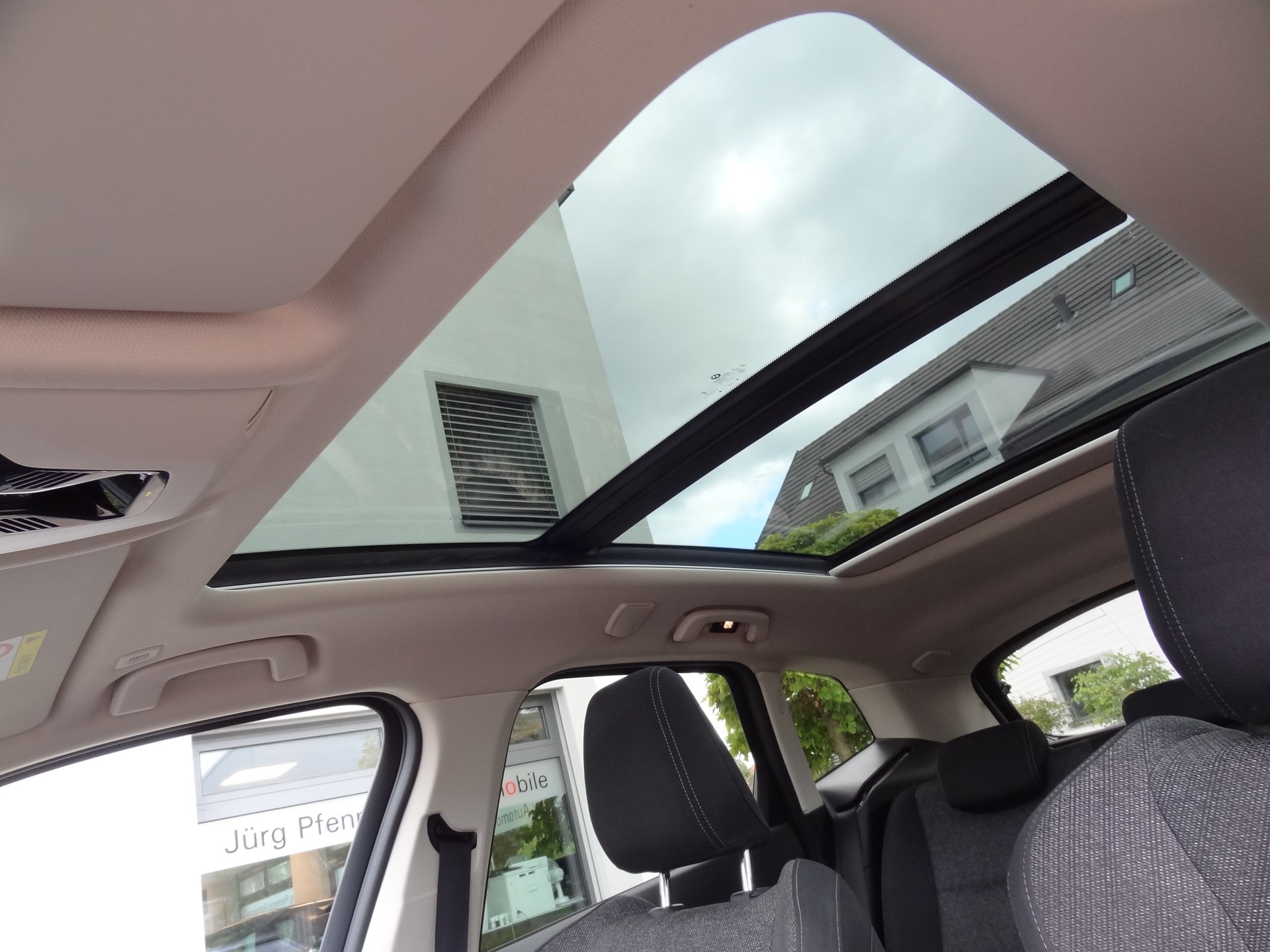 BMW 223d Active Tourer xDrive DKG-image-11