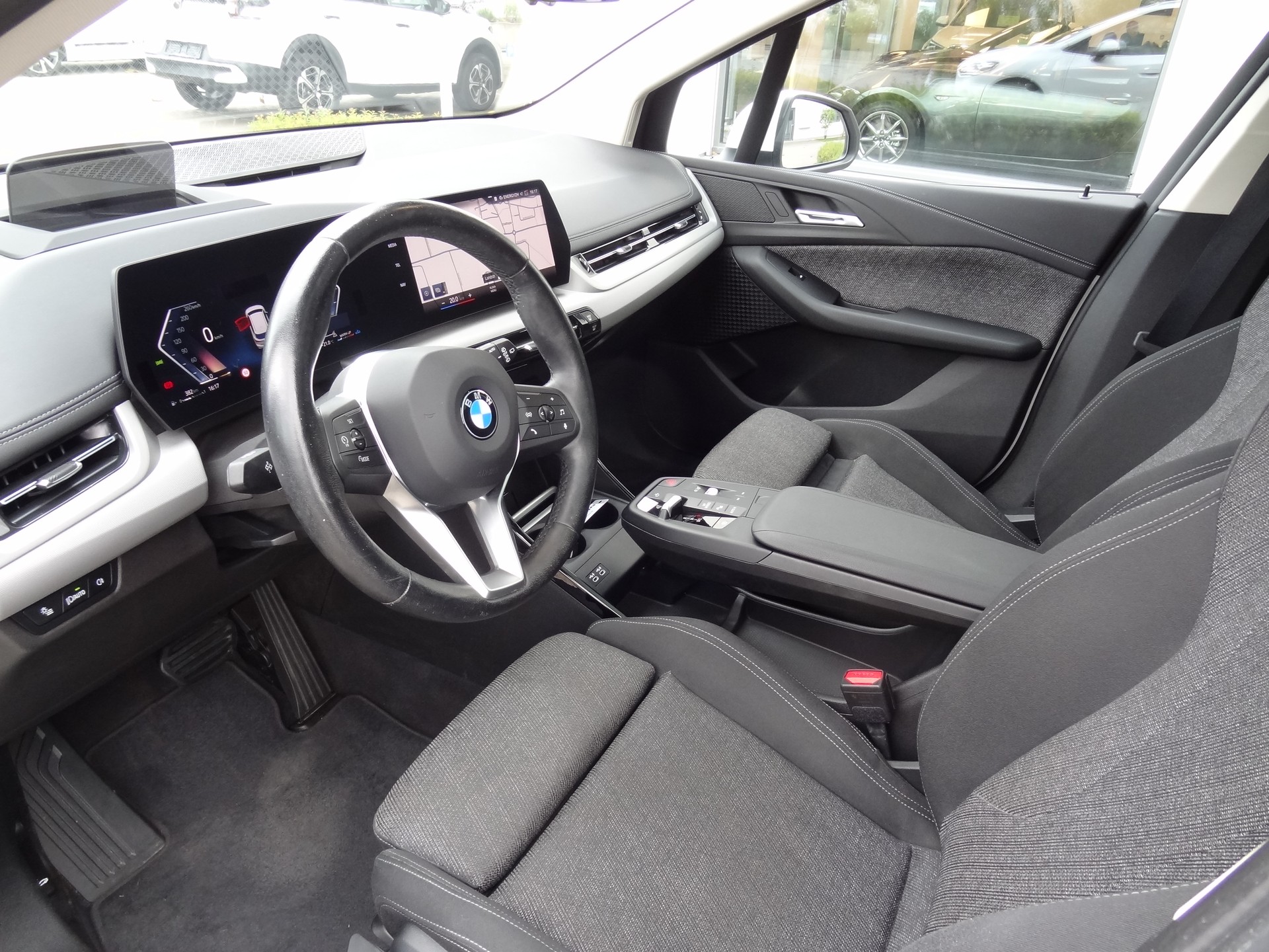 BMW 223d Active Tourer xDrive DKG-image-4