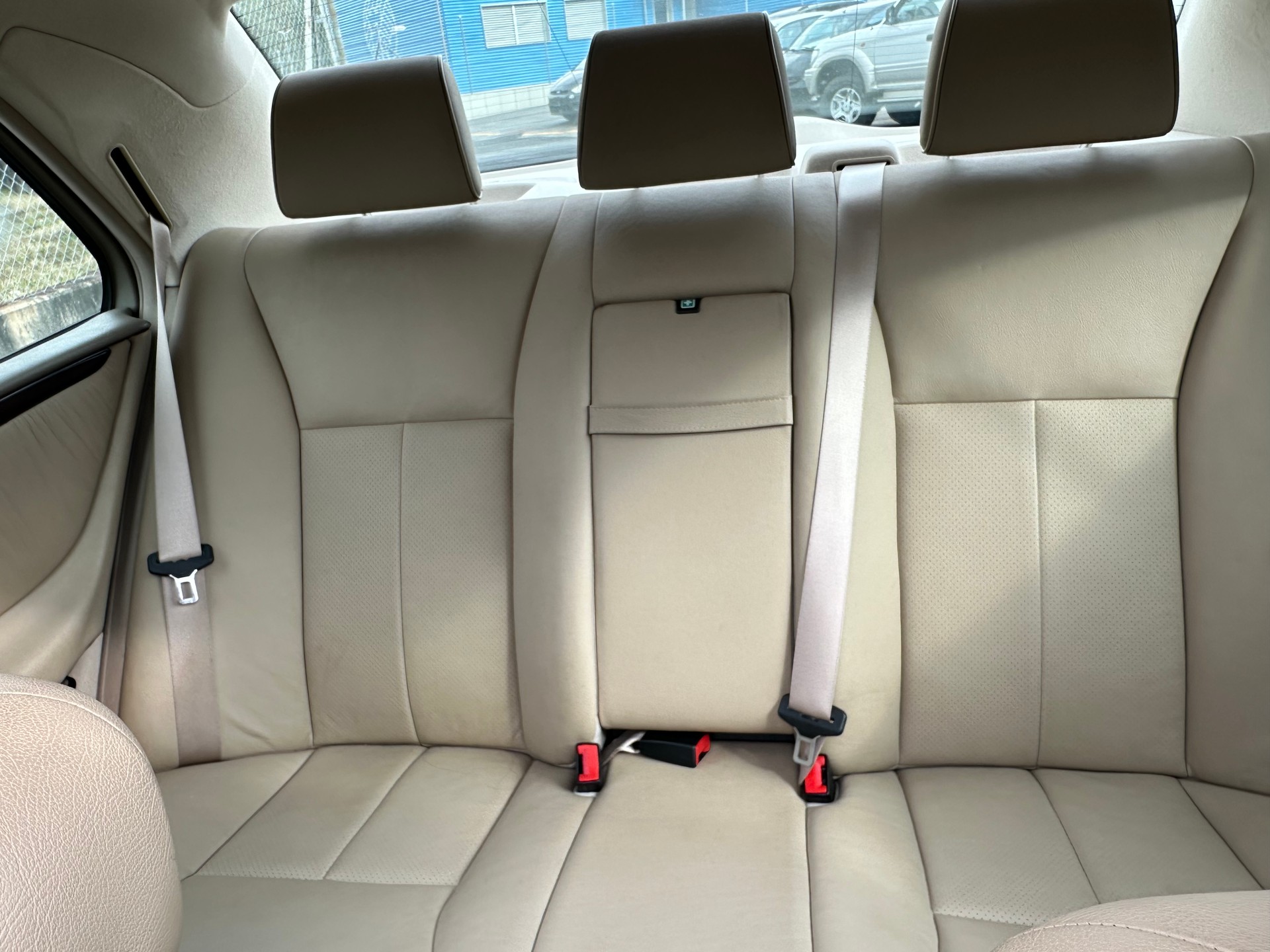 MERCEDES-BENZ E 320 Elégance 4-Matic Automatic-image-12