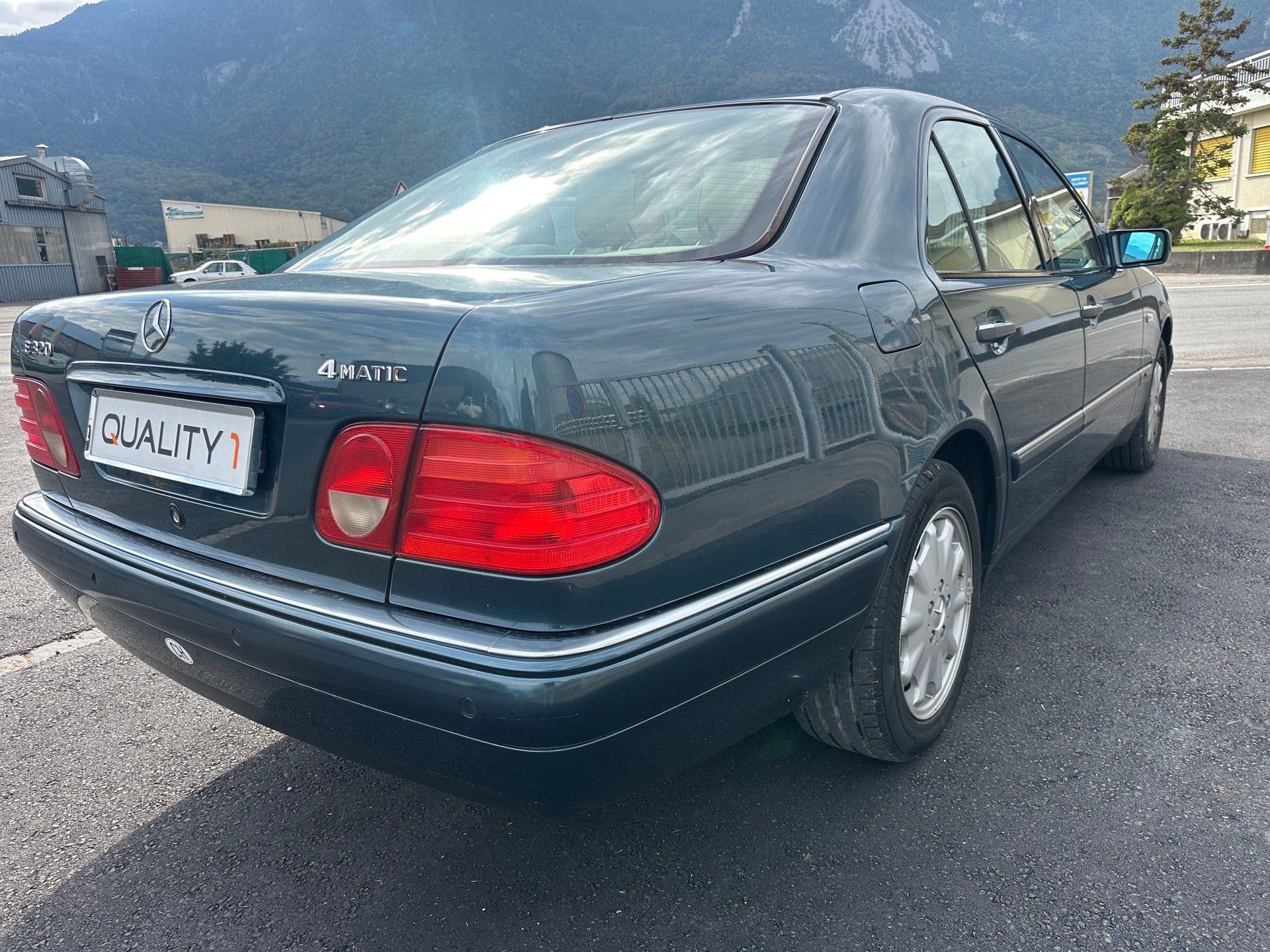 MERCEDES-BENZ E 320 Elégance 4-Matic Automatic-image-2