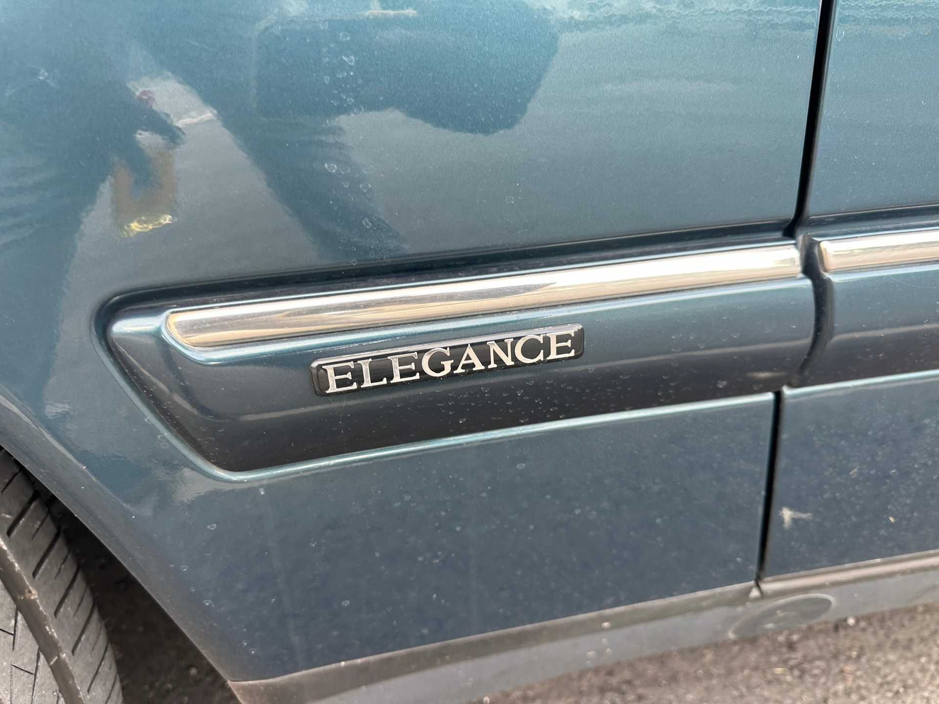 MERCEDES-BENZ E 320 Elégance 4-Matic Automatic-image-14