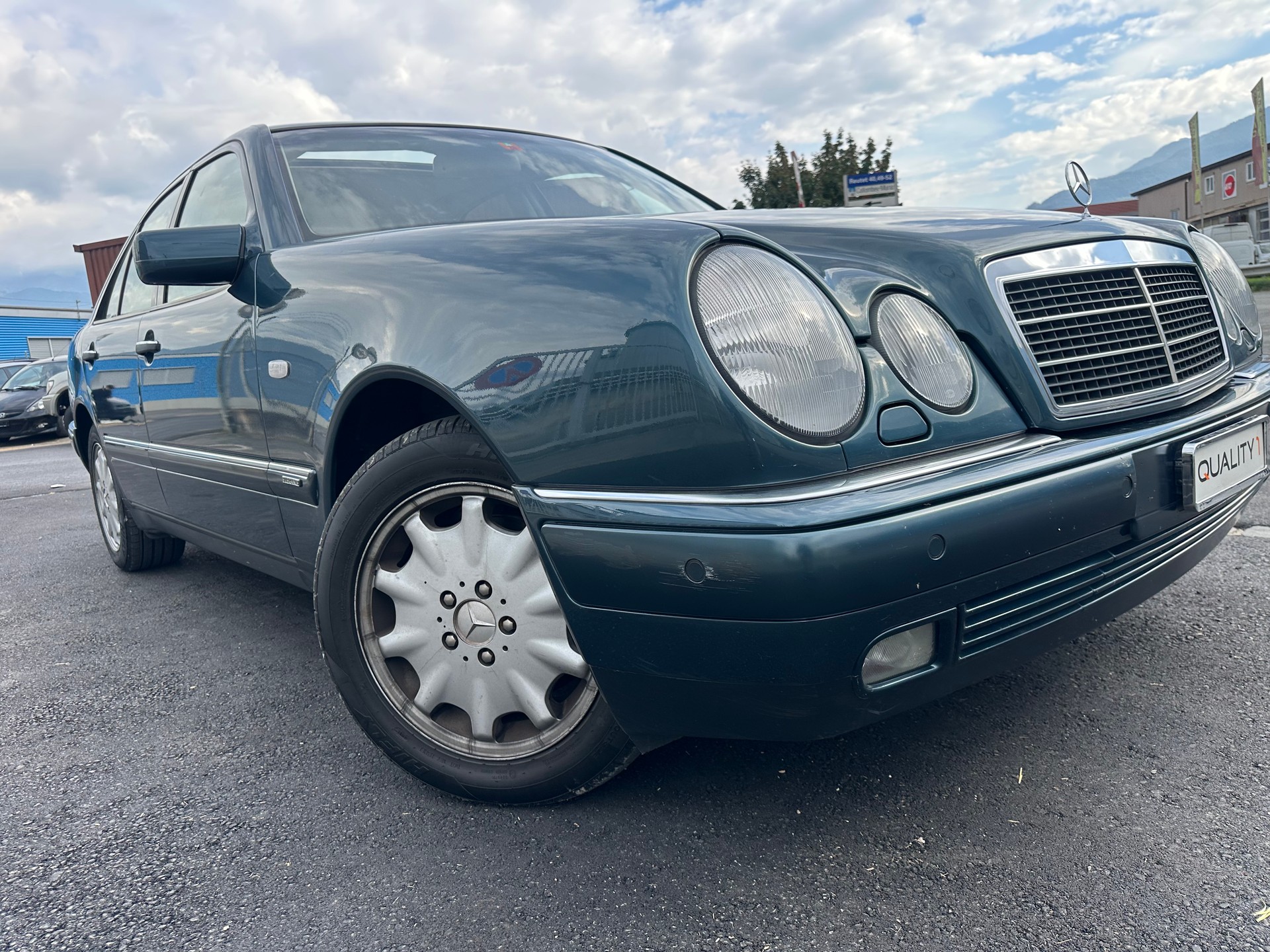 MERCEDES-BENZ E 320 Elégance 4-Matic Automatic-image-1