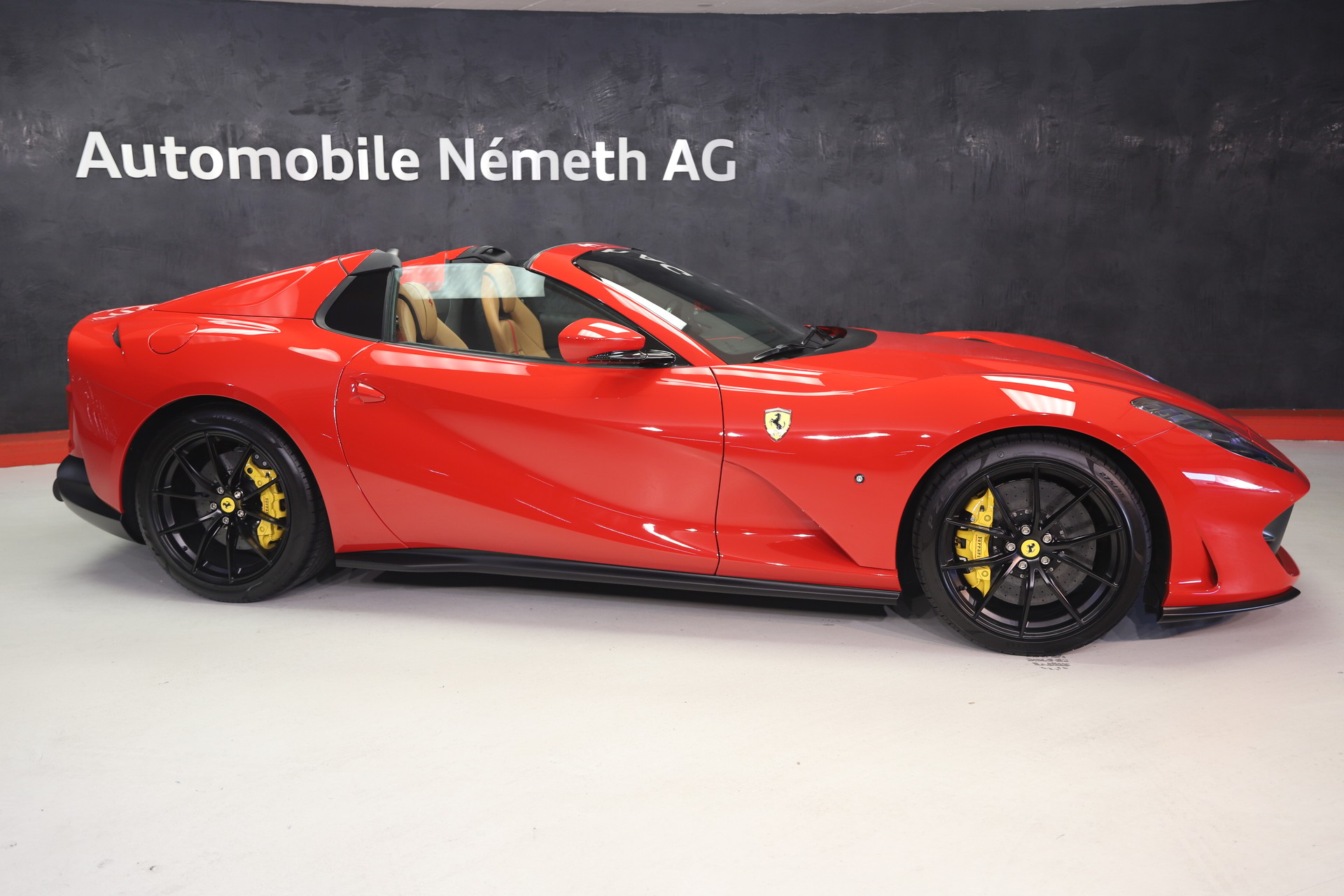 FERRARI 812 GTS-image-1