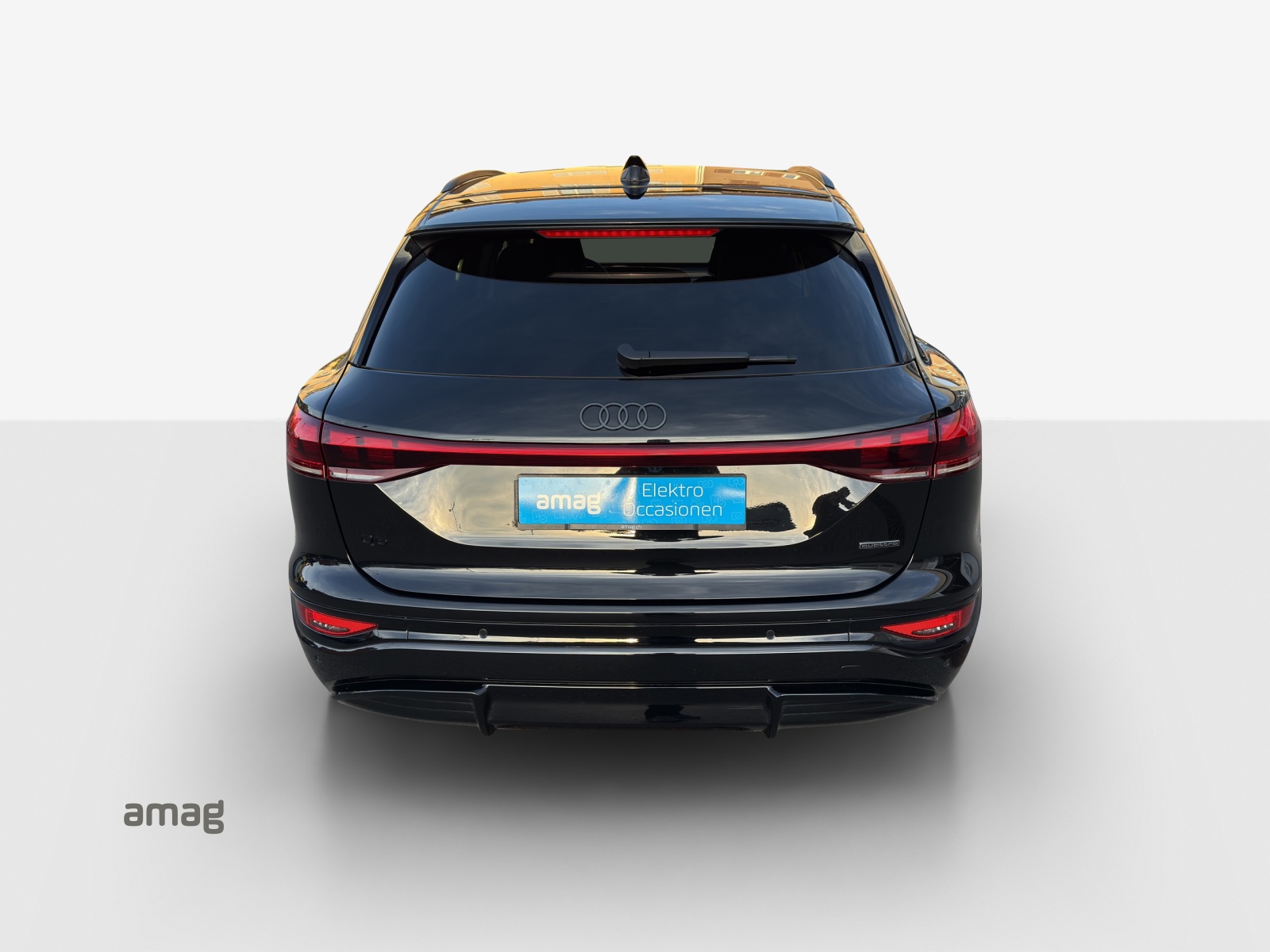 AUDI Q6 e-tron quattro-image-3