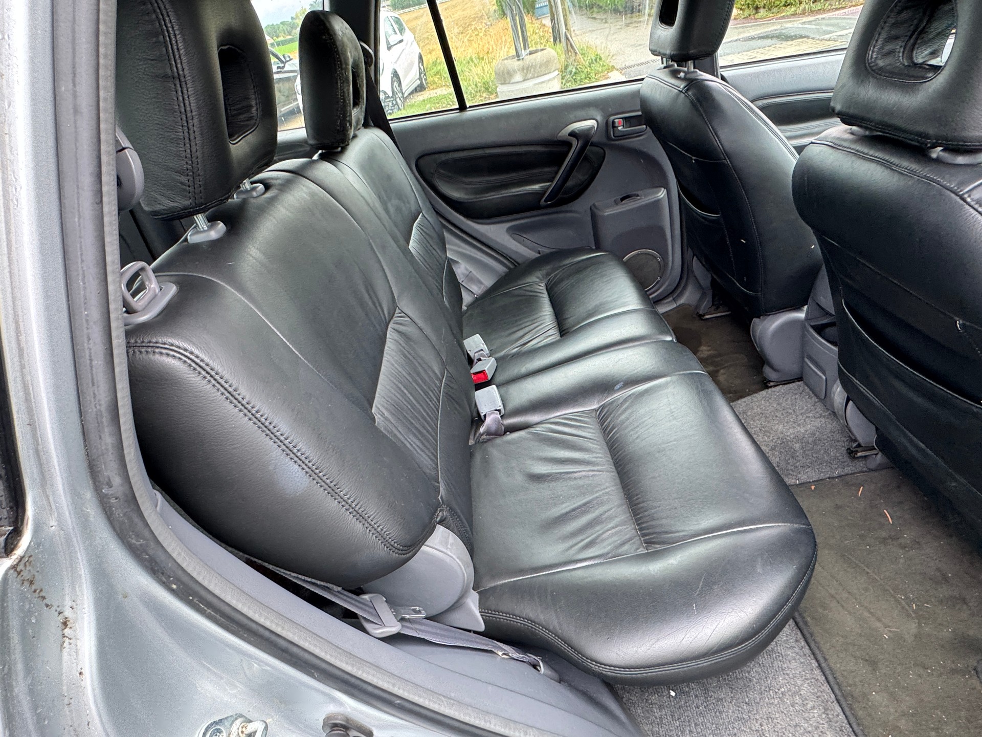 TOYOTA RAV-4-image-8