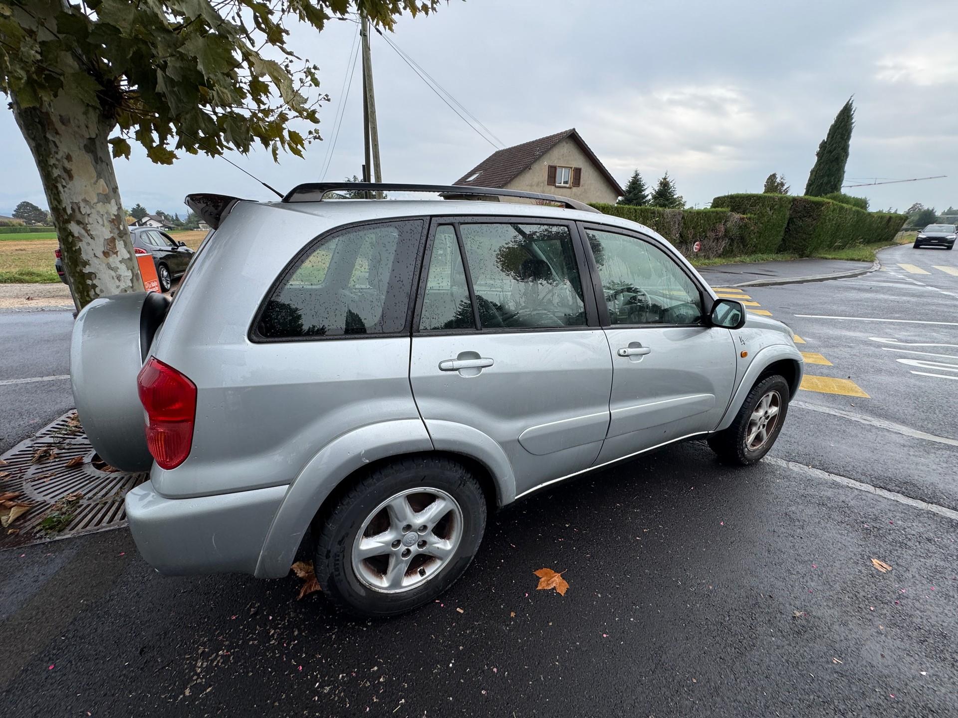 TOYOTA RAV-4-image-4