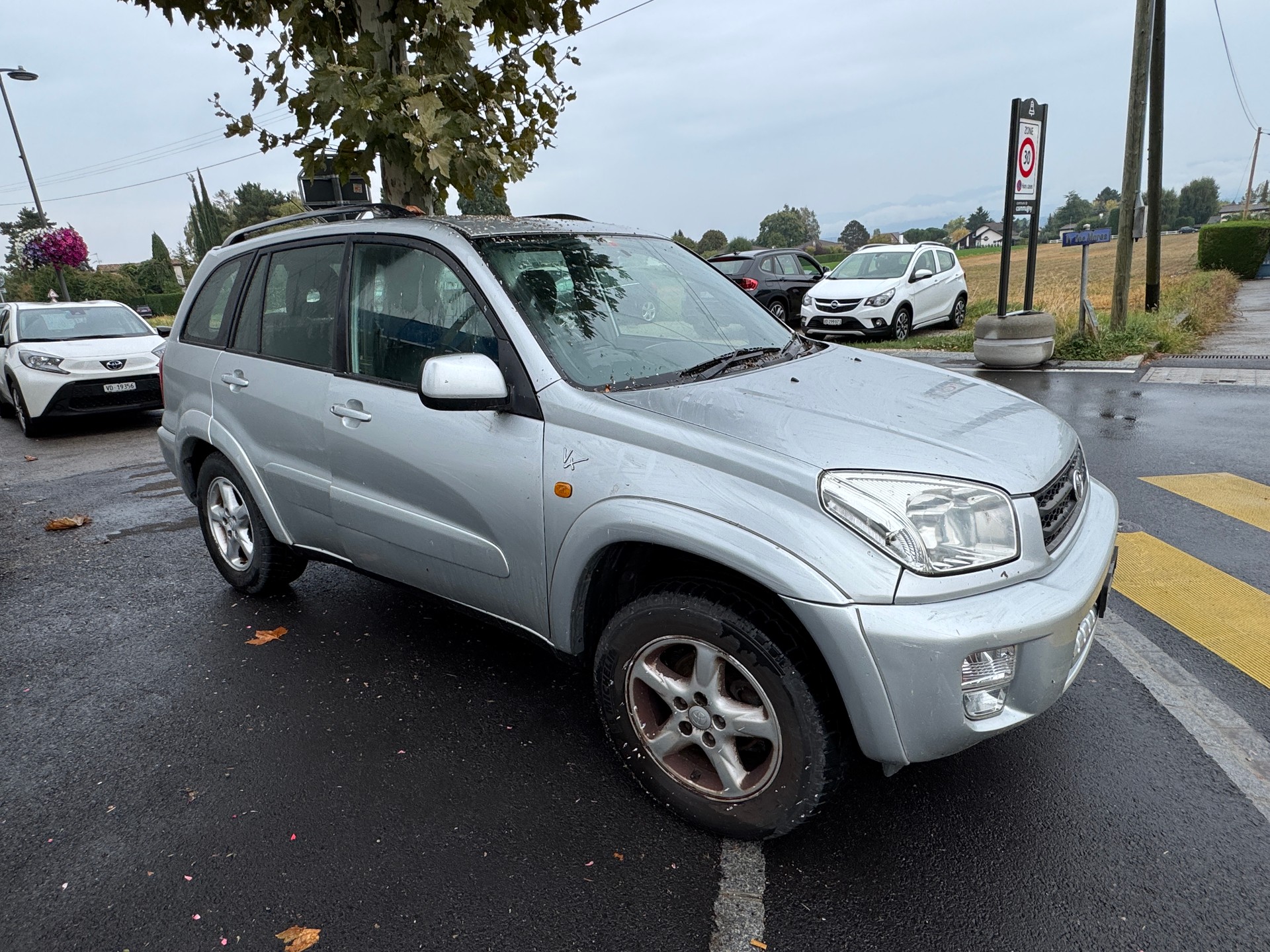 TOYOTA RAV-4-image-2