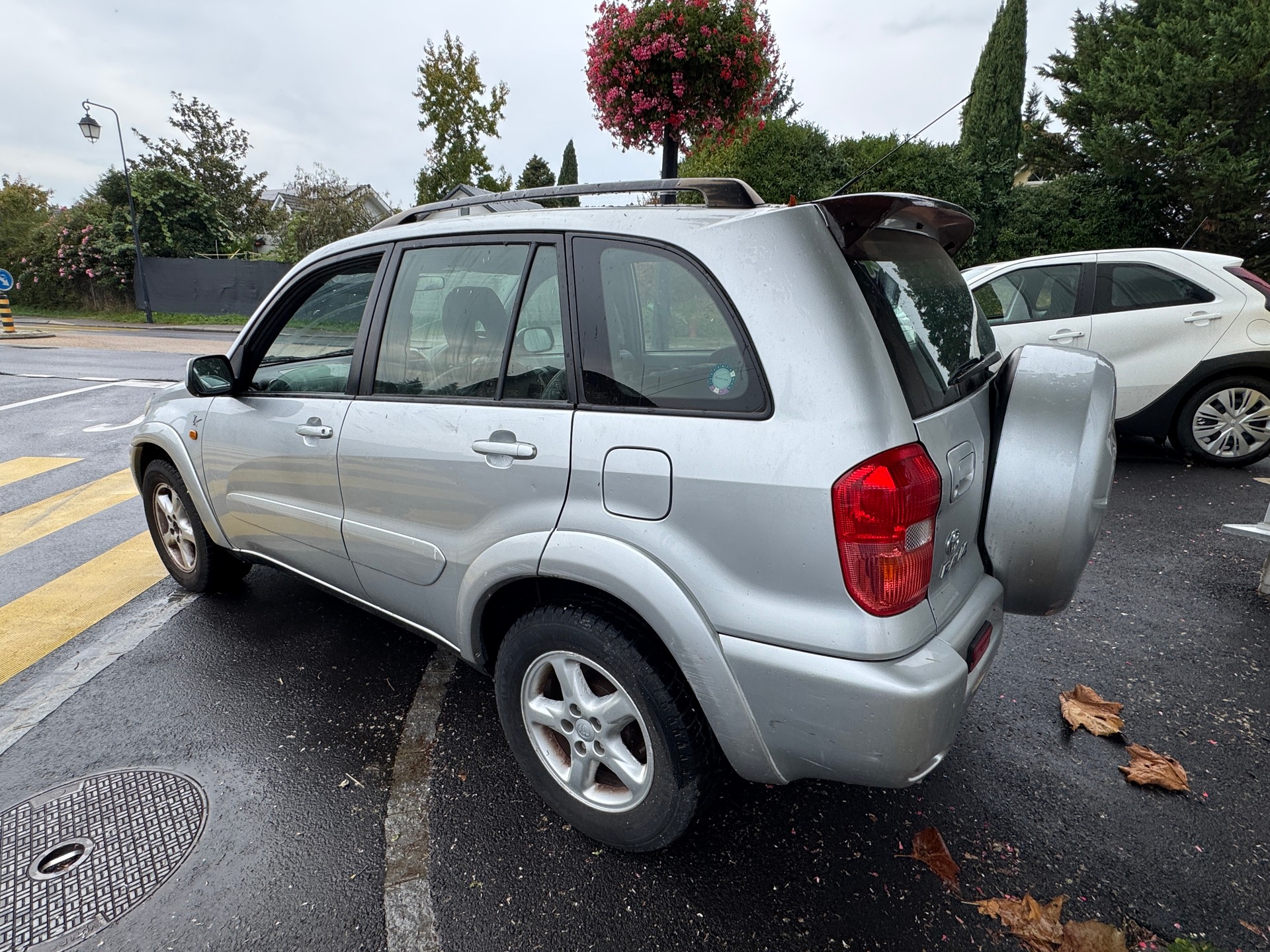 TOYOTA RAV-4-image-3