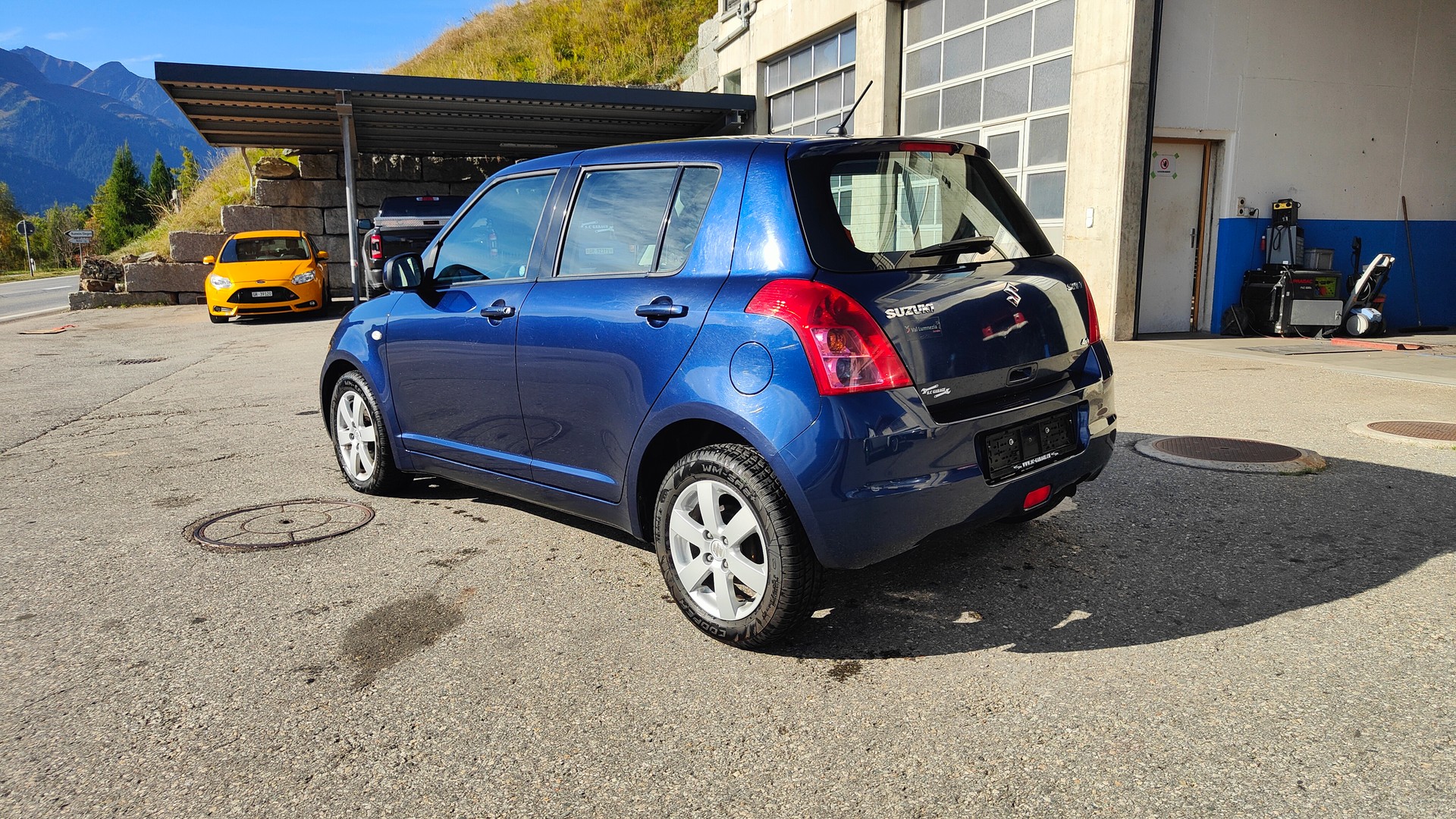 SUZUKI Swift 1.3i 16V GL Top Piz Sulai LE 4x4-image-4