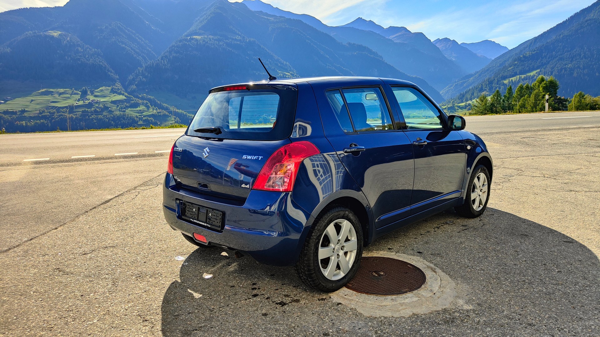 SUZUKI Swift 1.3i 16V GL Top Piz Sulai LE 4x4-image-3