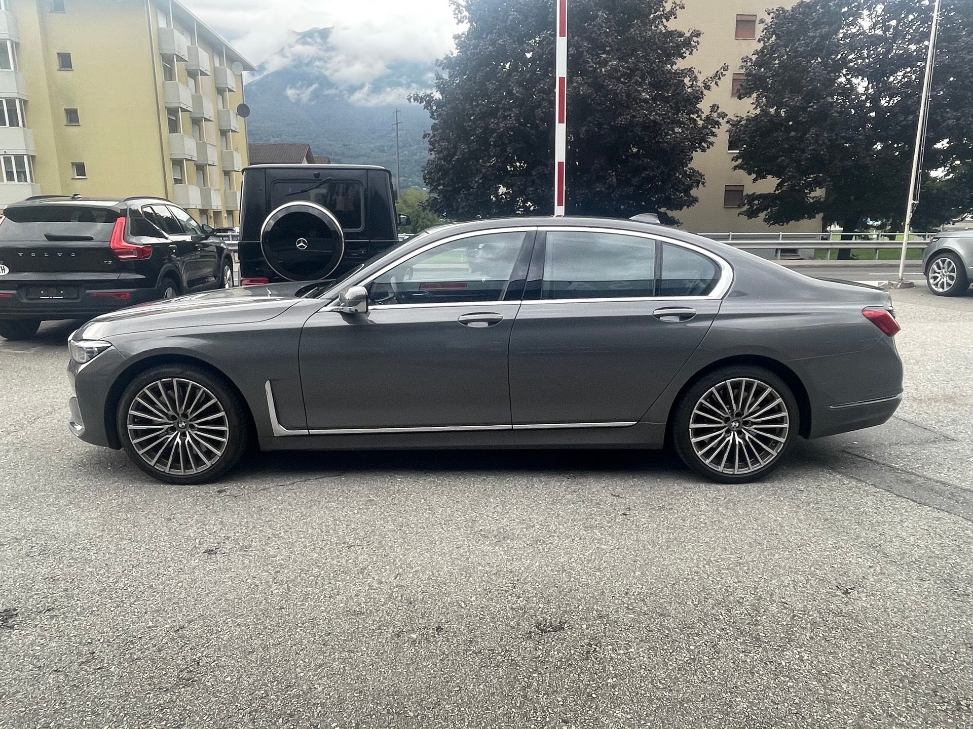 BMW 750d xDrive Steptronic-image-6