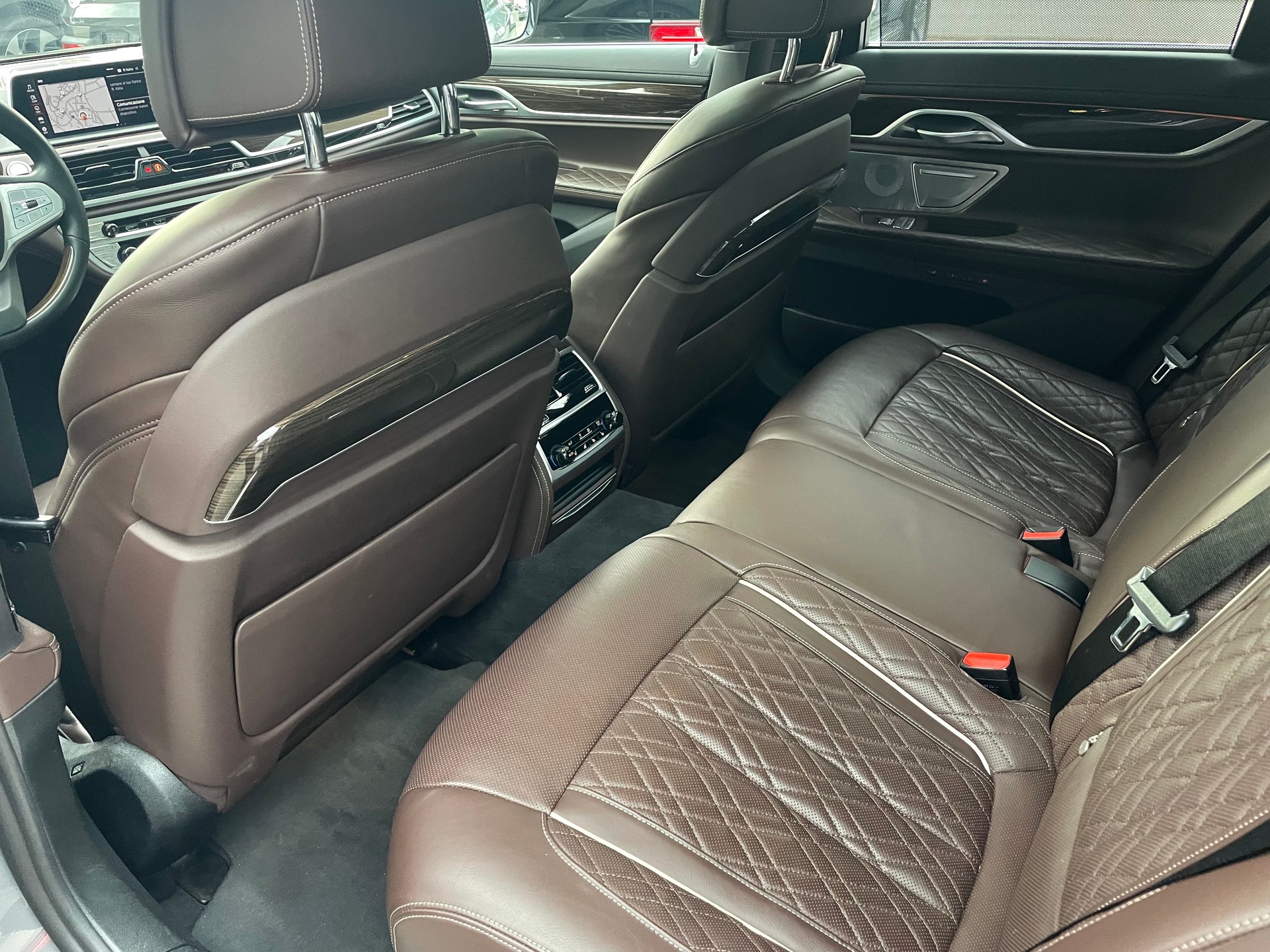 BMW 750d xDrive Steptronic-image-4